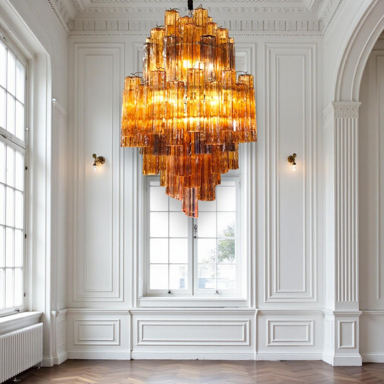 Lámpara de cristal de Murano de los años setenta con pantallas anaranjadas polilobuladas tubos, Italia Regencia de Hollywood en venta