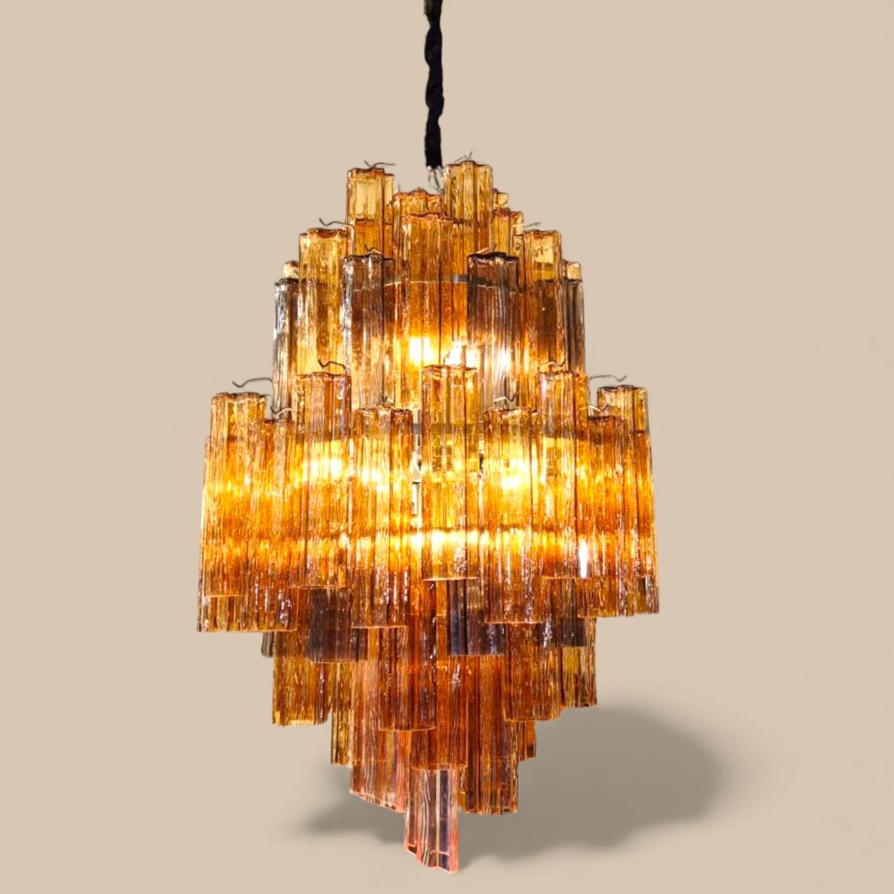 Lámpara de cristal de Murano de los años setenta con pantallas anaranjadas polilobuladas tubos, Italia Hecho a mano en venta