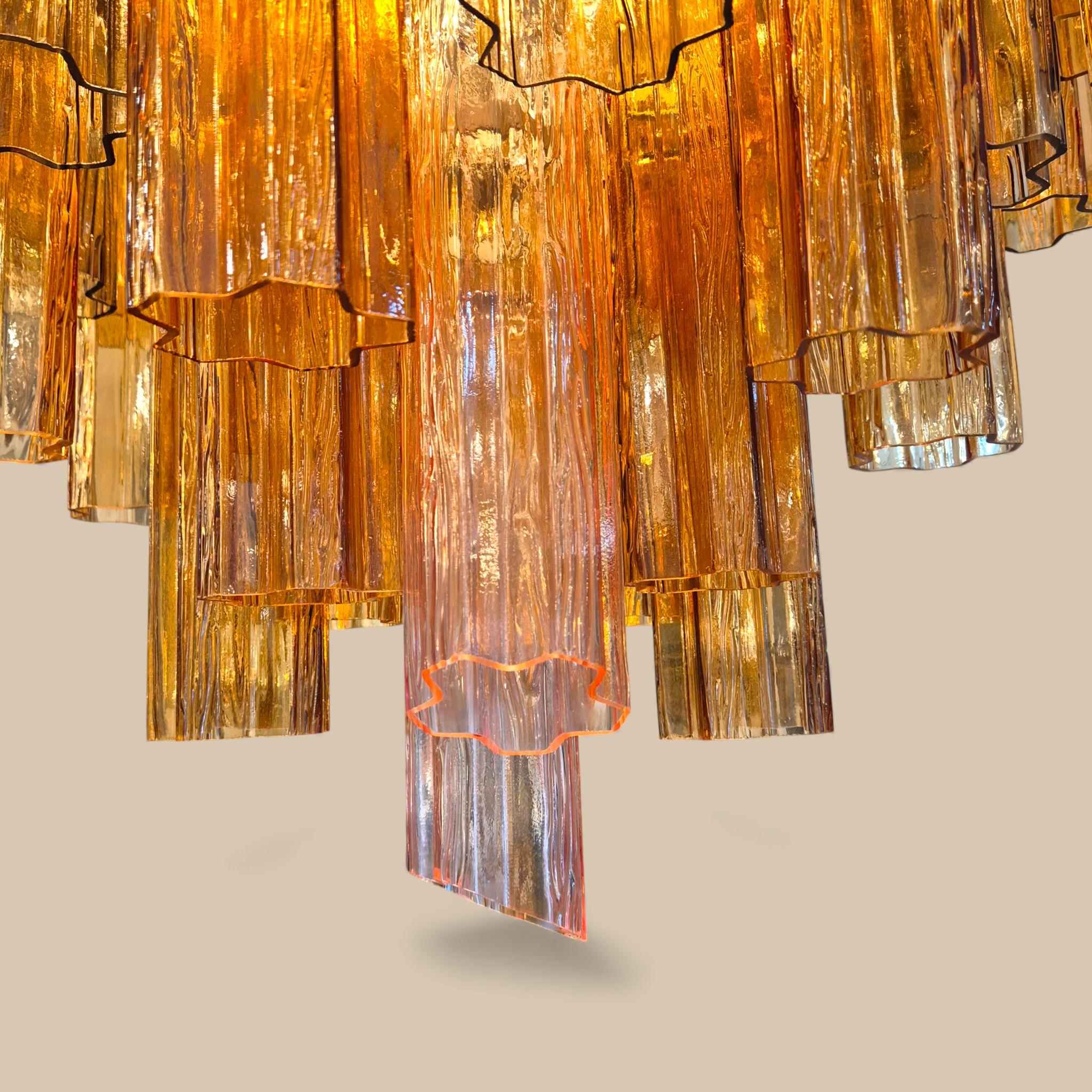 Lámpara de cristal de Murano de los años setenta con pantallas anaranjadas polilobuladas tubos, Italia Vidrio artístico en venta