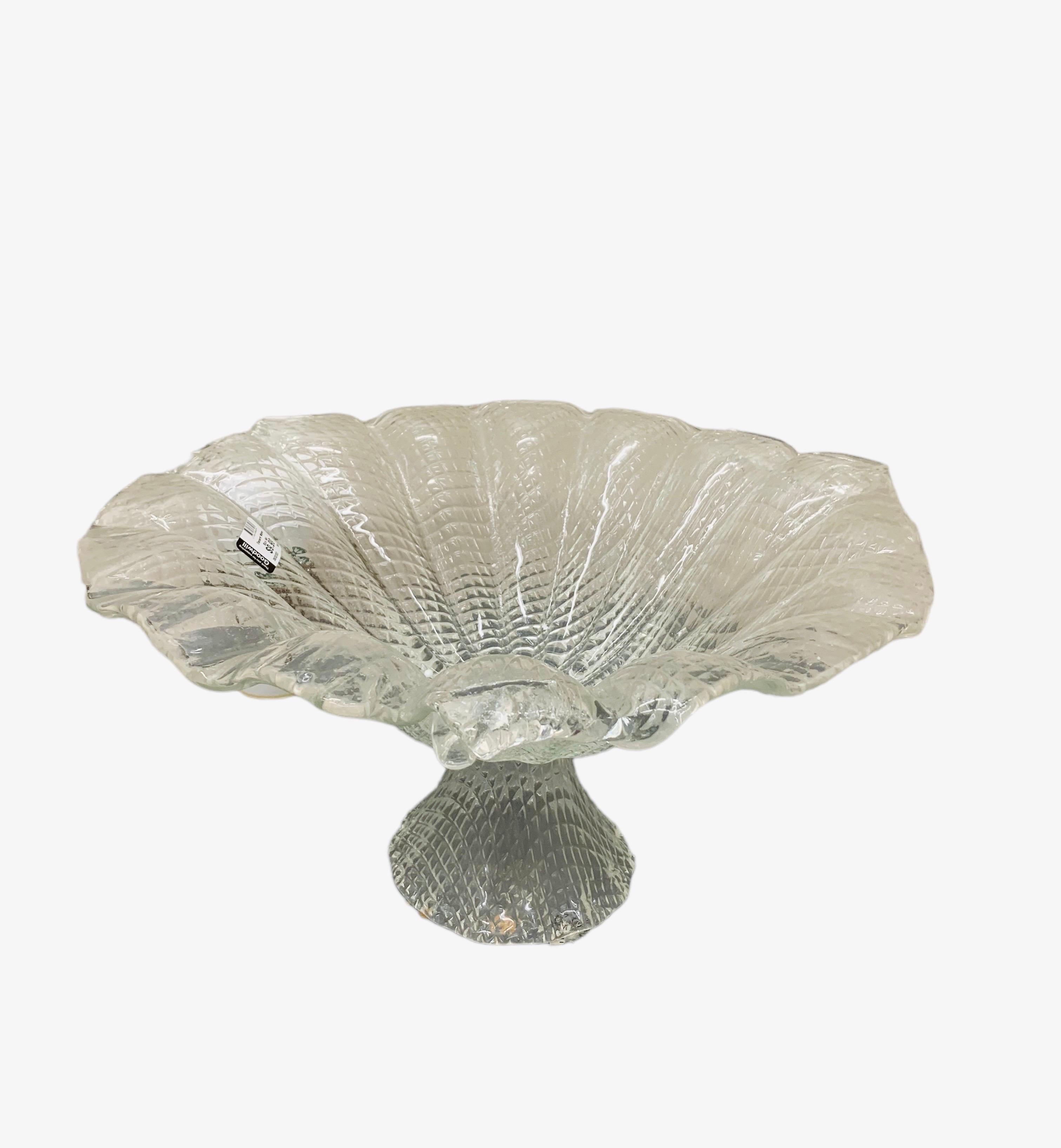 Hand-Crafted 1970s Murano Glass Footed Vessel Compote in the Style of Barovier and Toso