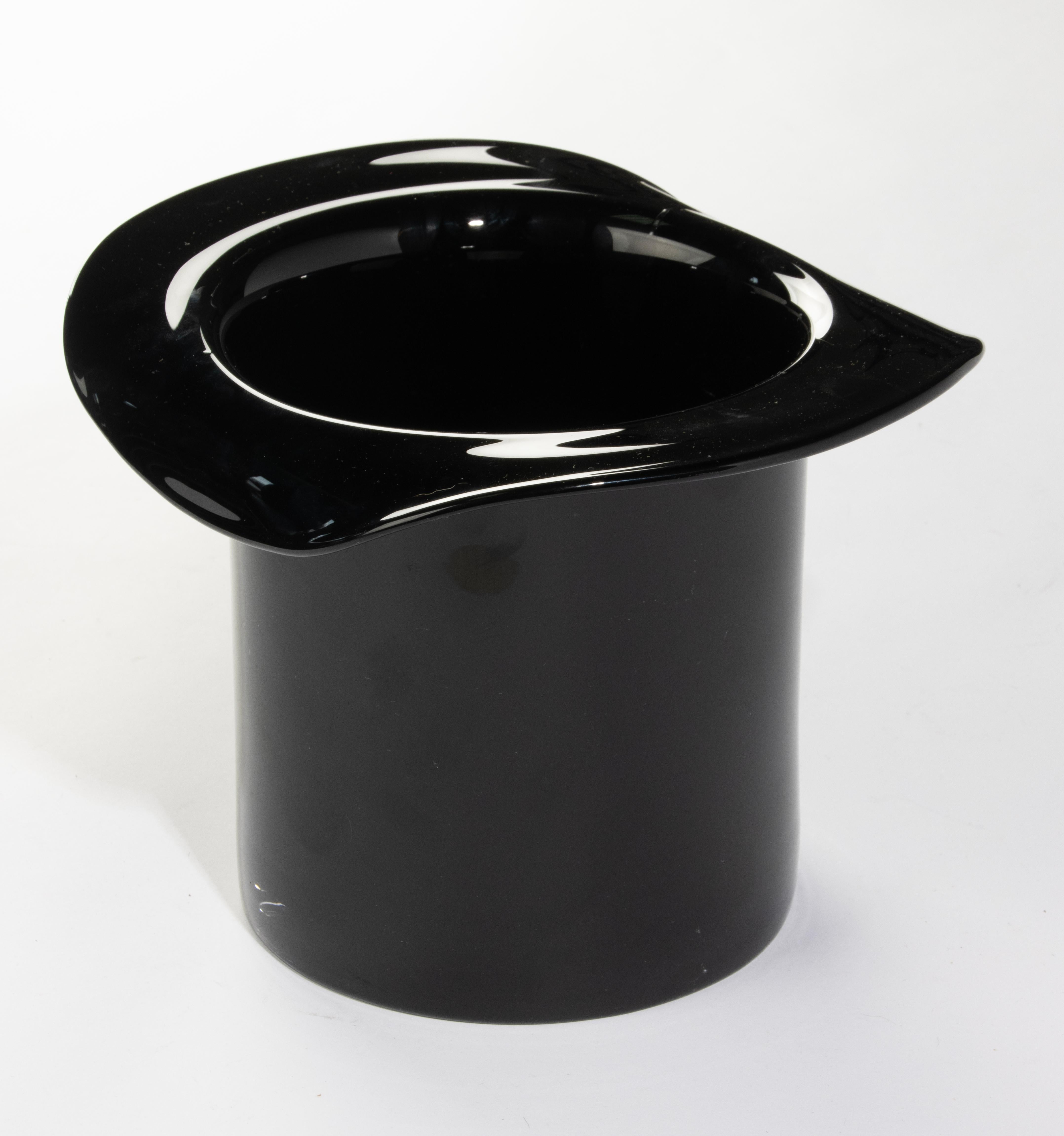 1970's Murano Glass Wine Cooler - Shaped as Top Hat (Handgefertigt) im Angebot