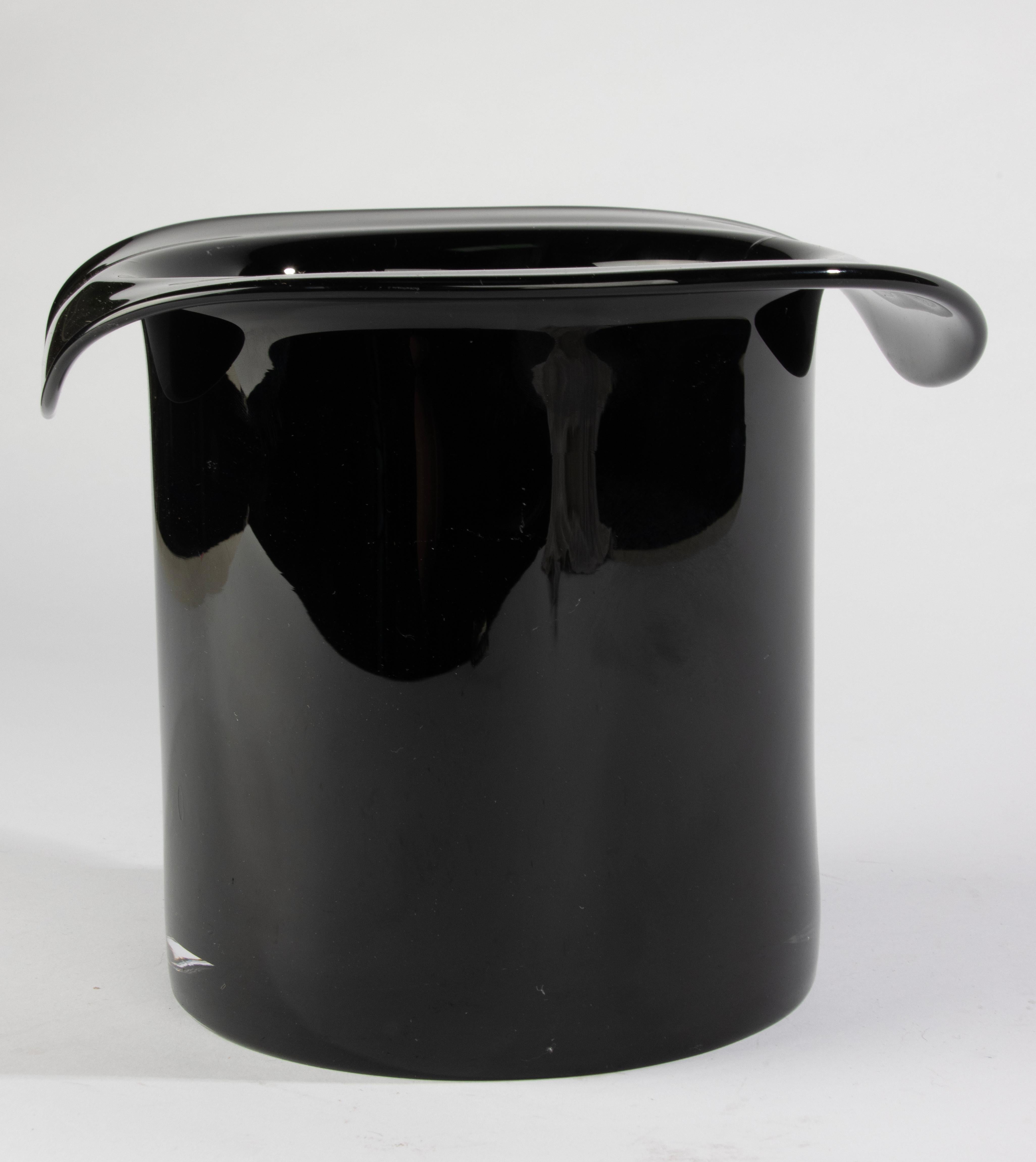 1970's Murano Glass Wine Cooler - Shaped as Top Hat (Ende des 20. Jahrhunderts) im Angebot