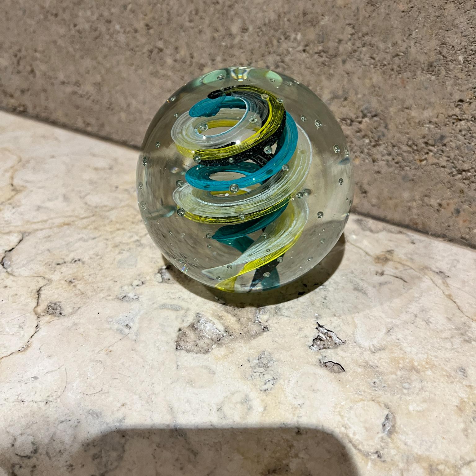 Presse-papier en verre d'art italien de Murano des années 1970 Bon état - En vente à Chula Vista, CA
