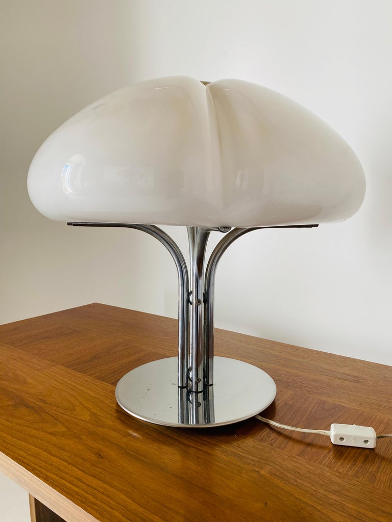 20th Century Vintage Table Lamp, Quadrifoglio model, Luigi Massoni for Guzzini, Italy 1970s