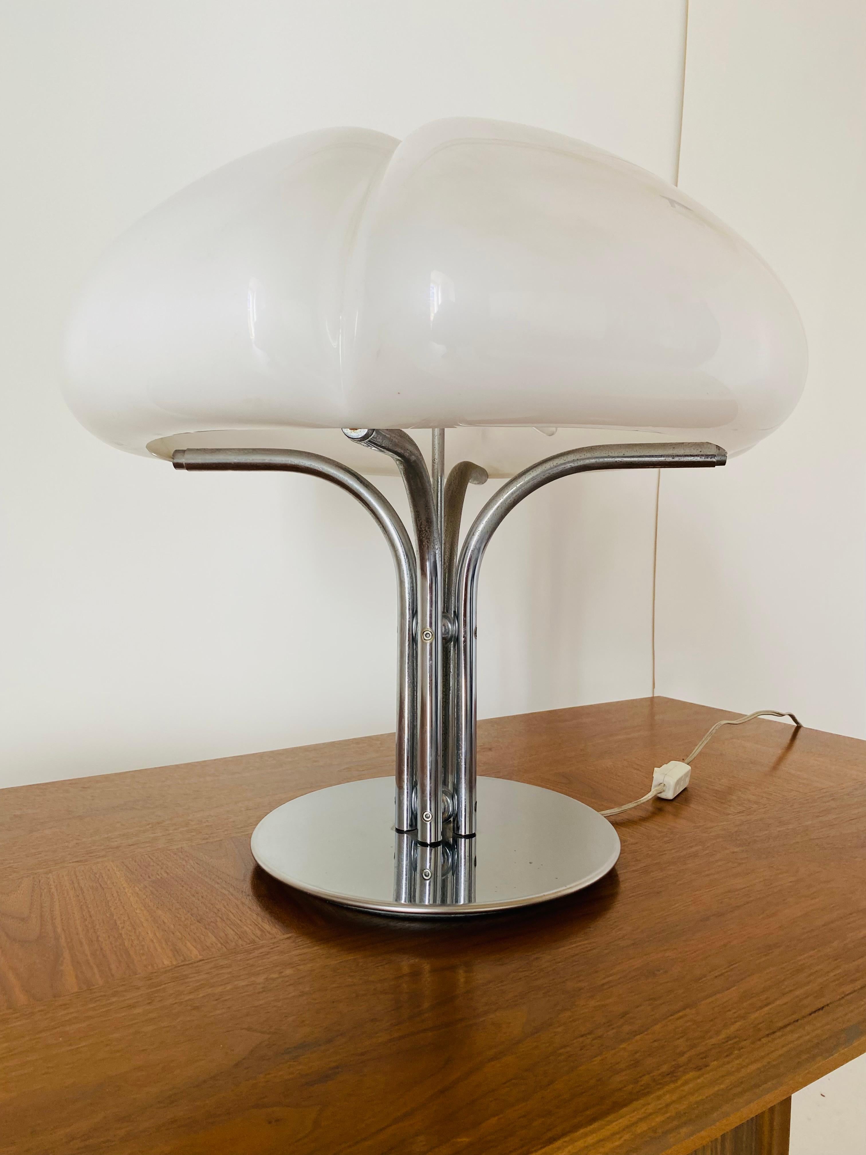 Vintage Table Lamp, Quadrifoglio model, Luigi Massoni for Guzzini, Italy 1970s In Good Condition In Ceglie Messapica, IT