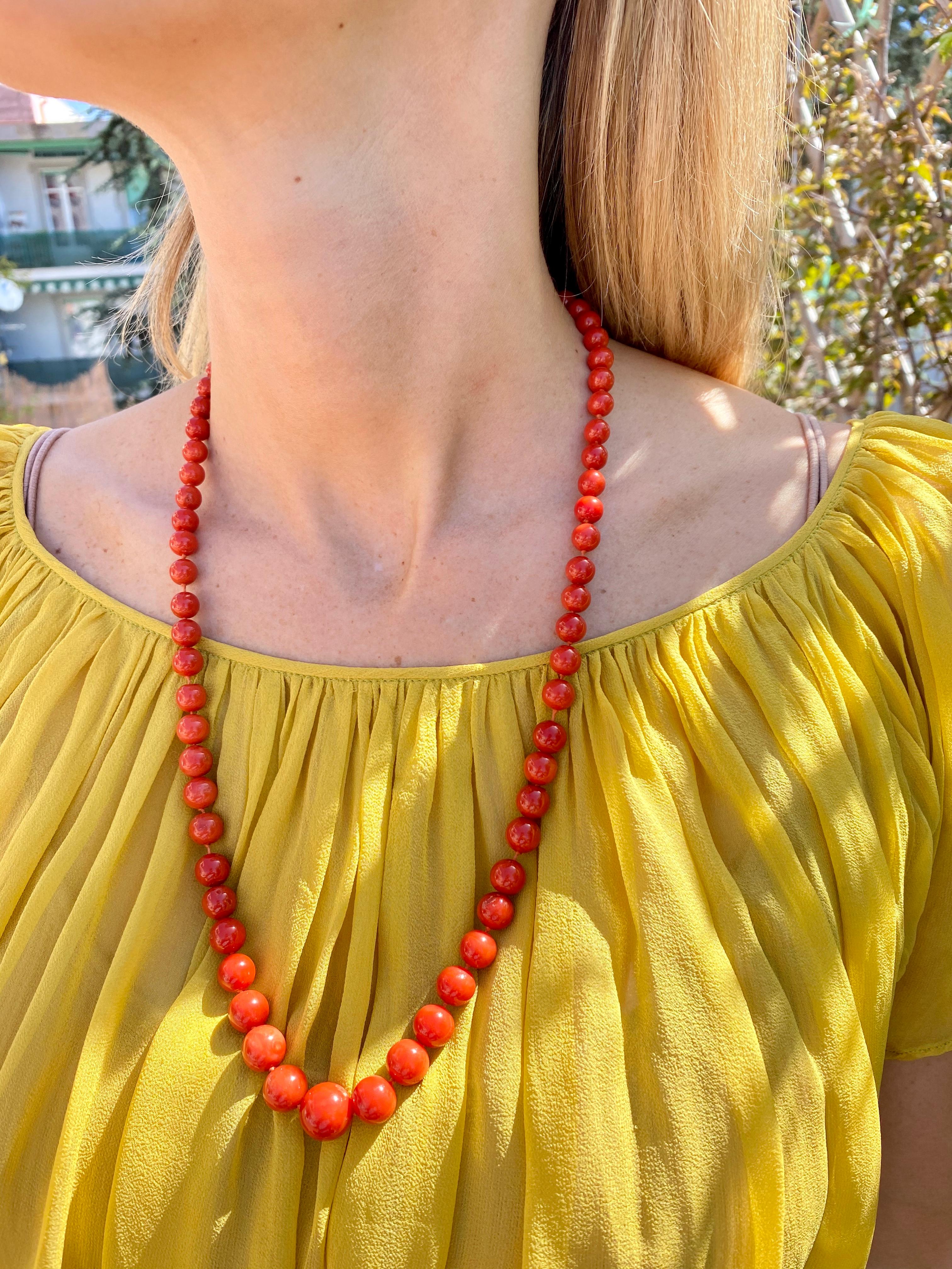 1970s Natural Mediterranean Coral Long Necklace For Sale 6