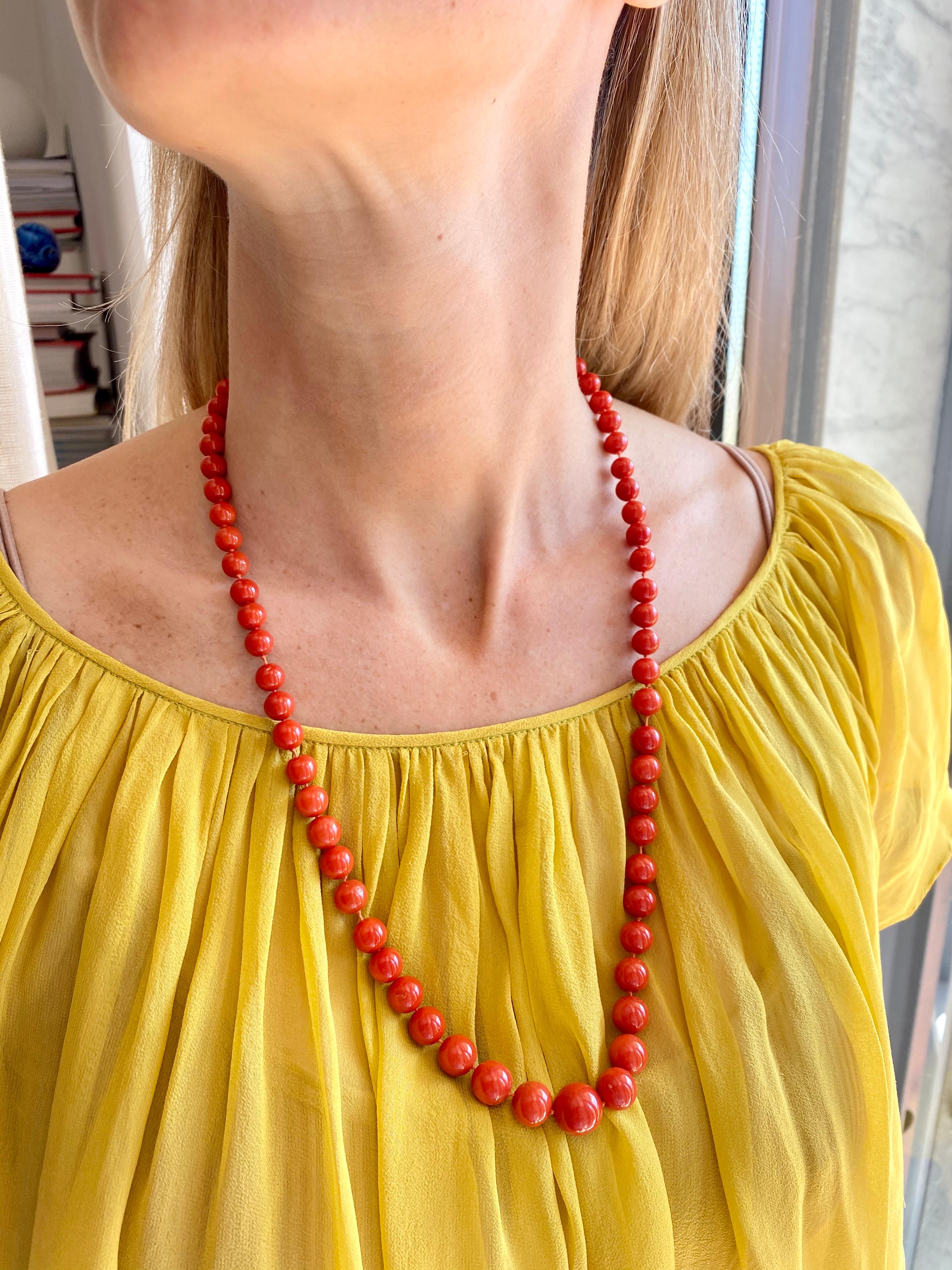 1970s Natural Mediterranean Coral Long Necklace For Sale 7