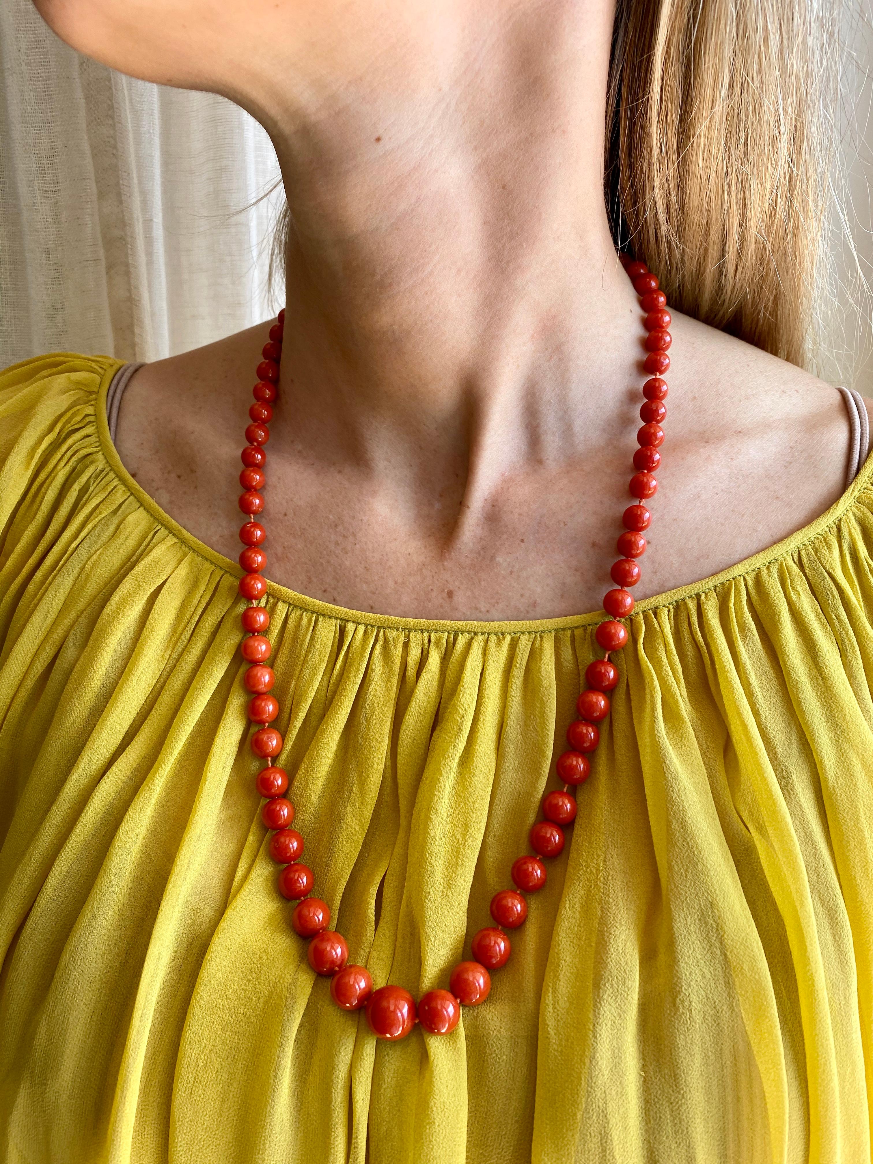 1970s Natural Mediterranean Coral Long Necklace For Sale 8