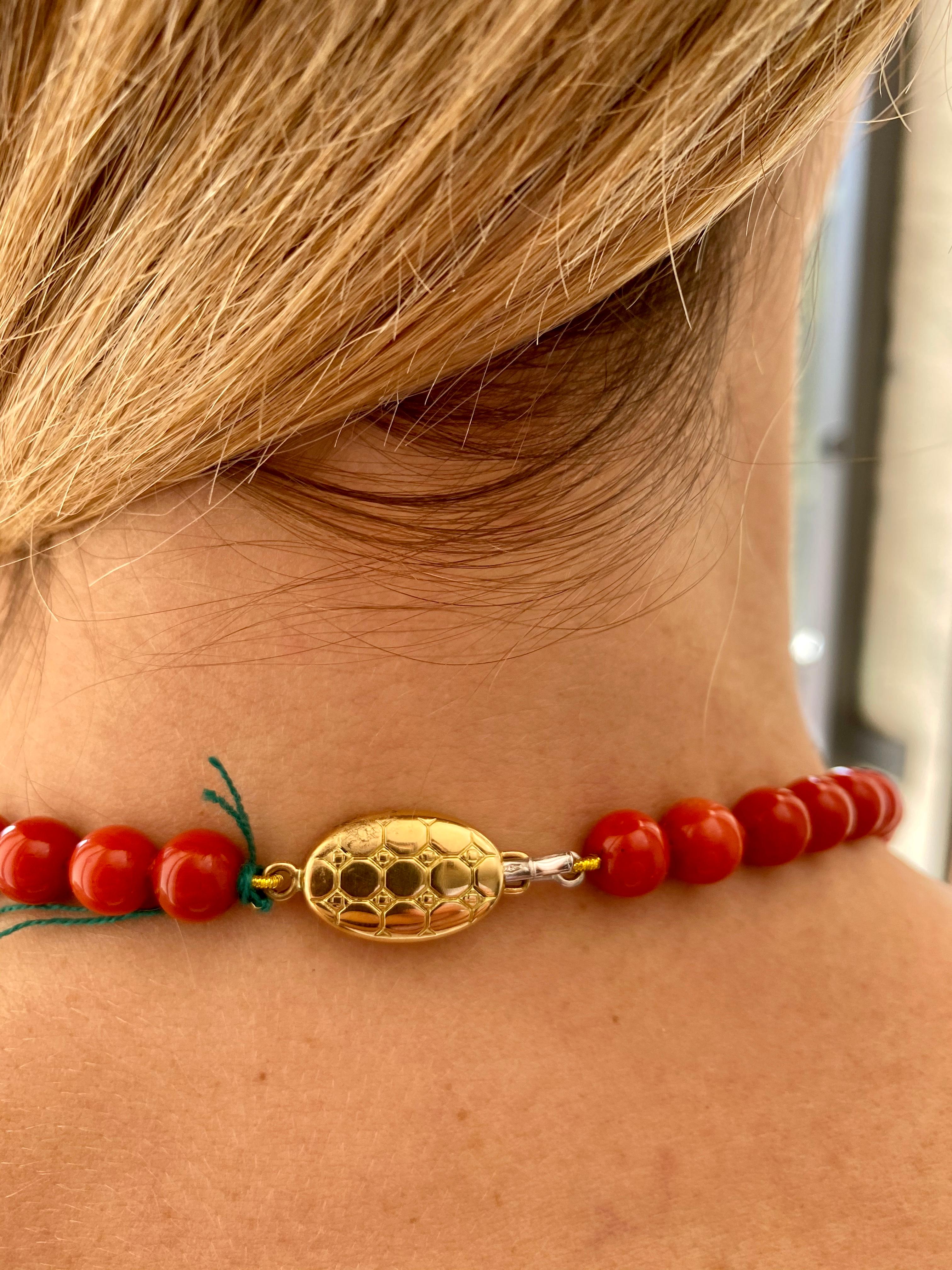1970s Natural Mediterranean Coral Long Necklace For Sale 10