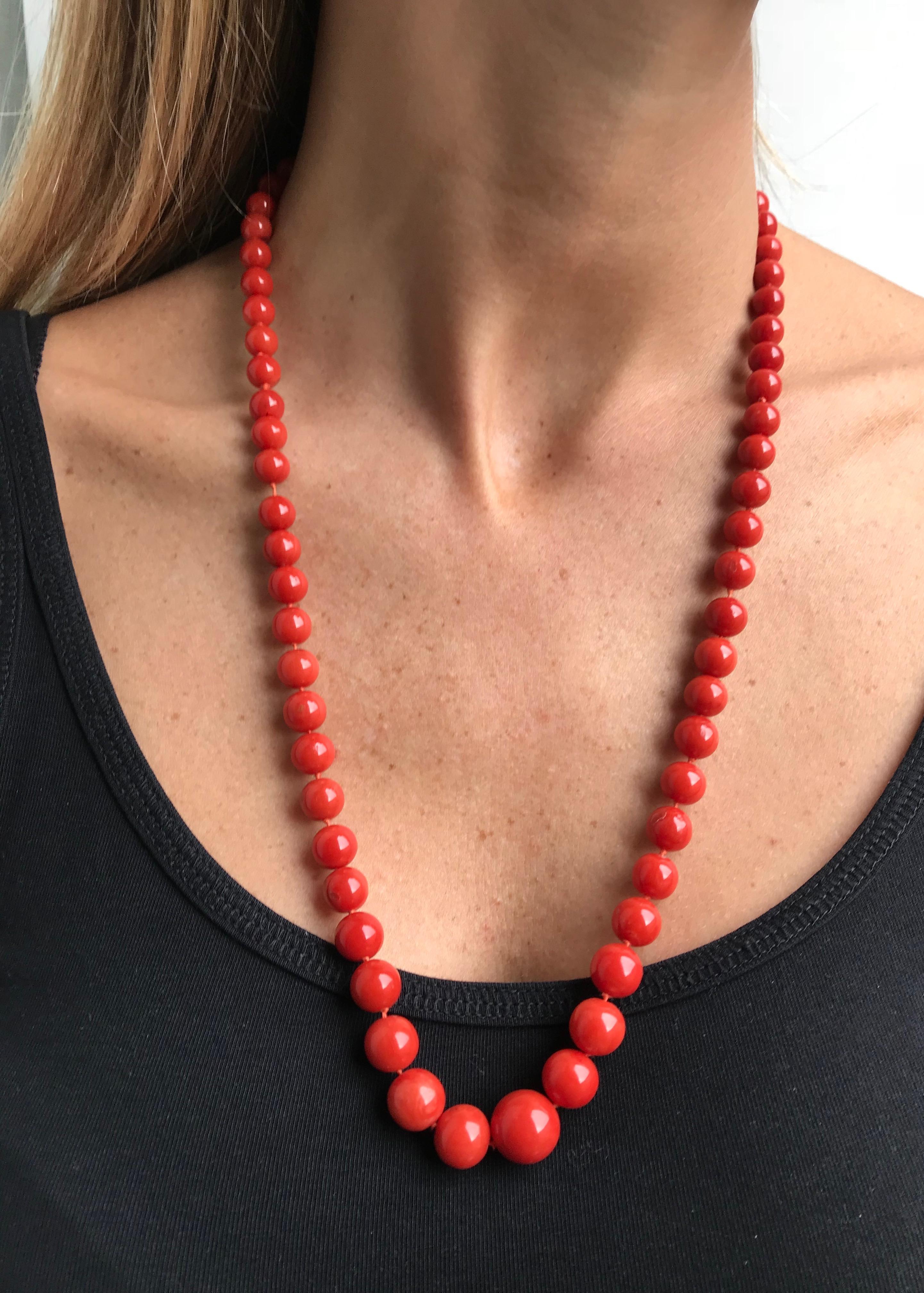 1970s Natural Mediterranean Coral Long Necklace For Sale 2