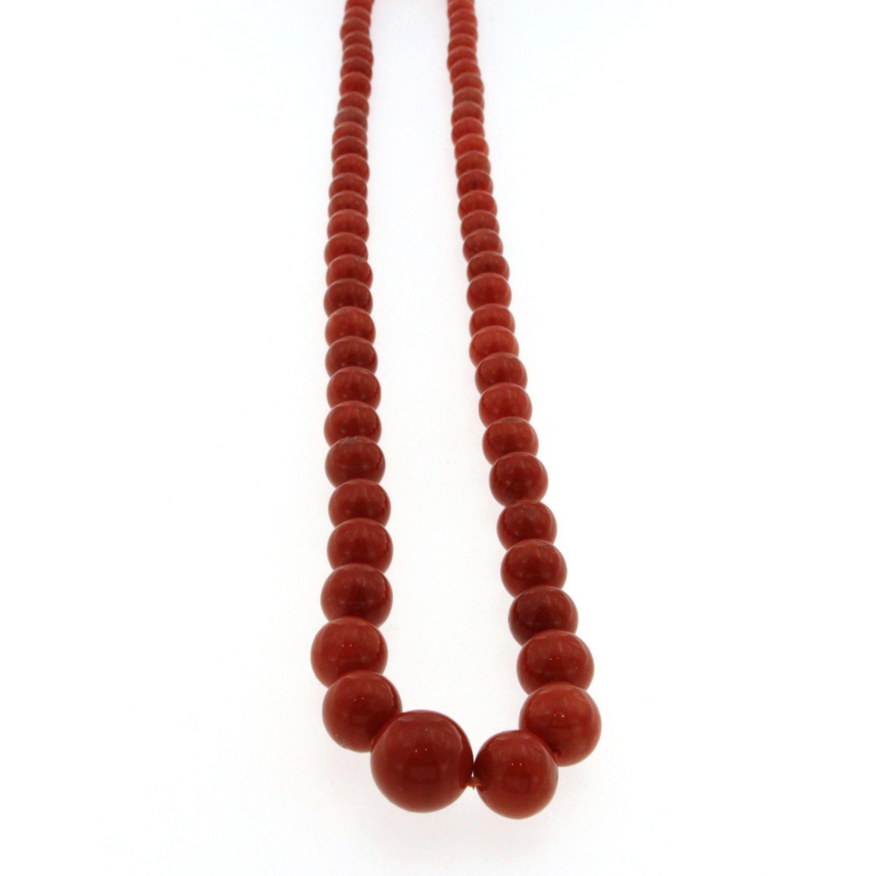 A beautiful necklace strand of fine Mediterranean Coral, Sardinian variety.
This coral is one of the greatest variety, 100% natural not dyed or worked with any resin or other synthetic materials free from any natural blemish. Diameter approx. 12.70