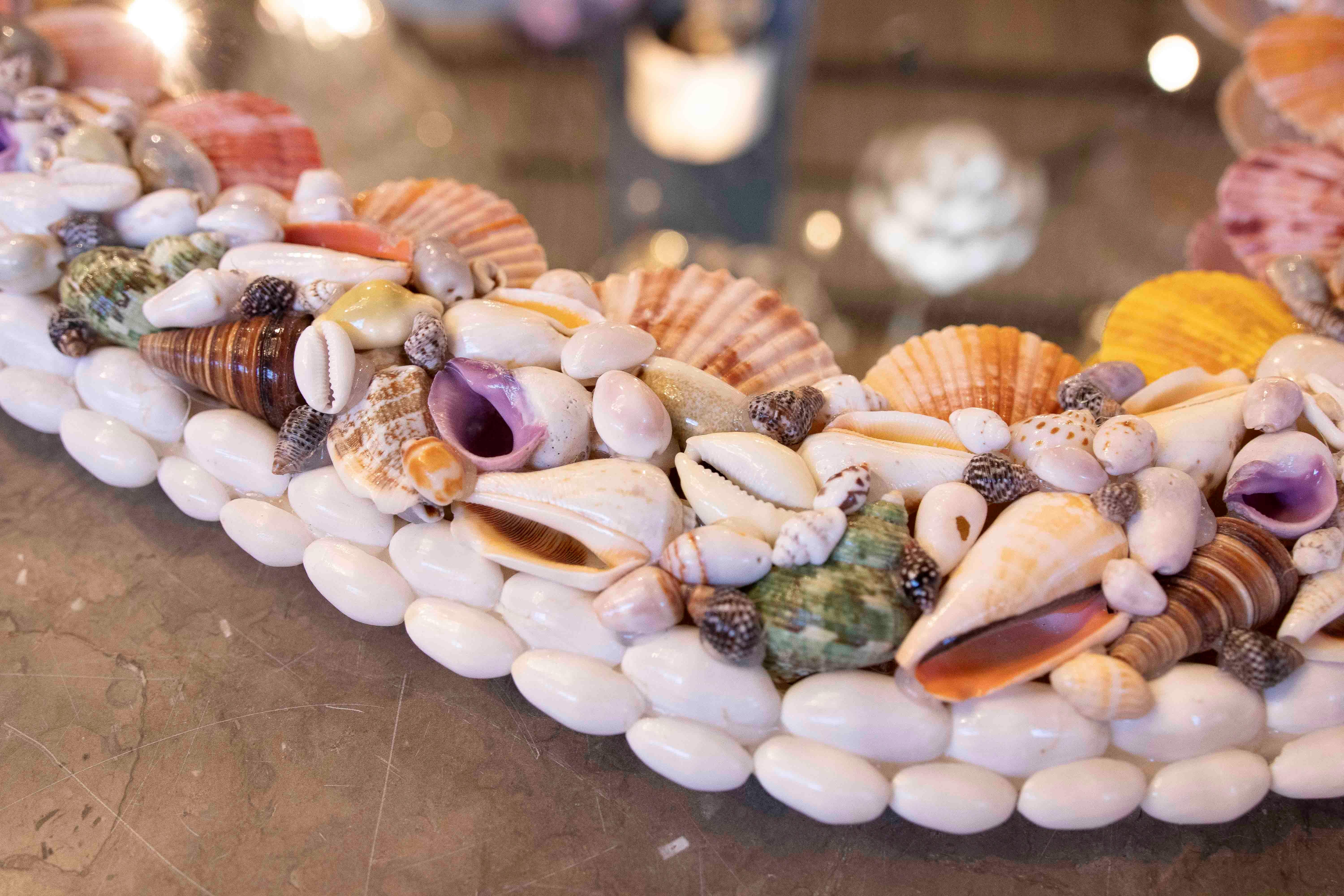 1970 Nature Seashells Oval Wall Mirror (miroir mural ovale) Bon état - En vente à Marbella, ES