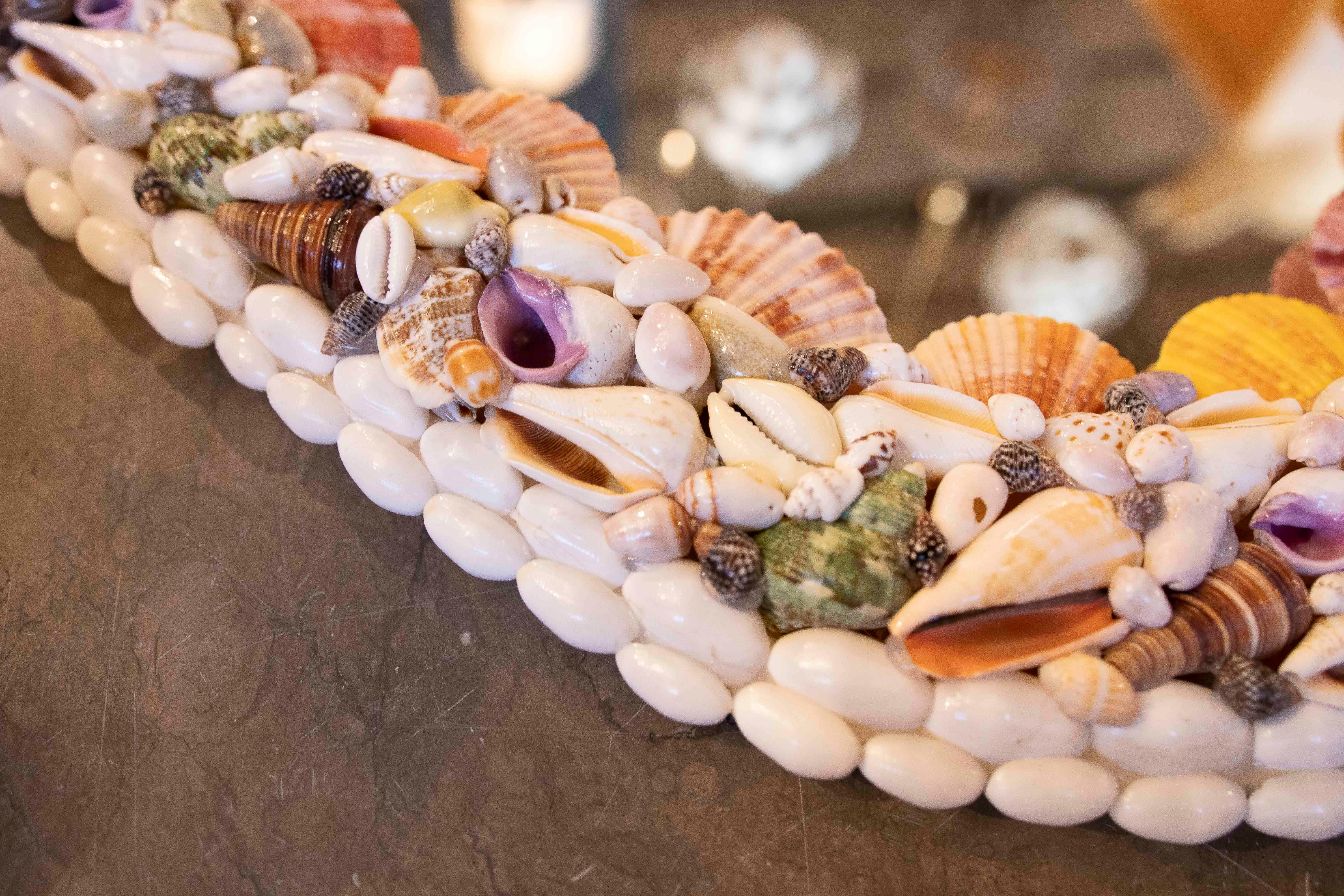 Coquillage 1970 Nature Seashells Oval Wall Mirror (miroir mural ovale) en vente
