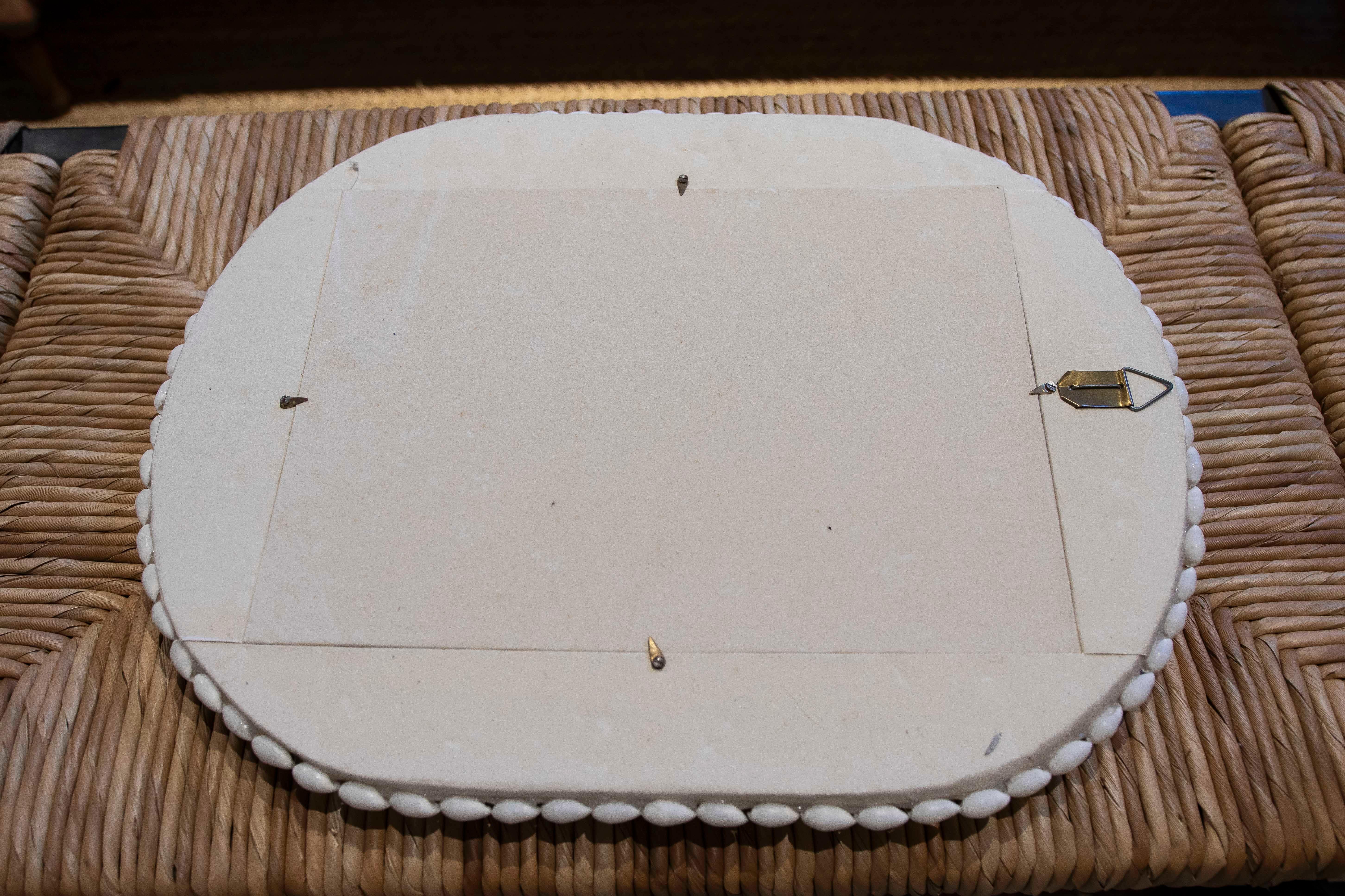 1970 Nature Seashells Oval Wall Mirror (miroir mural ovale) en vente 2