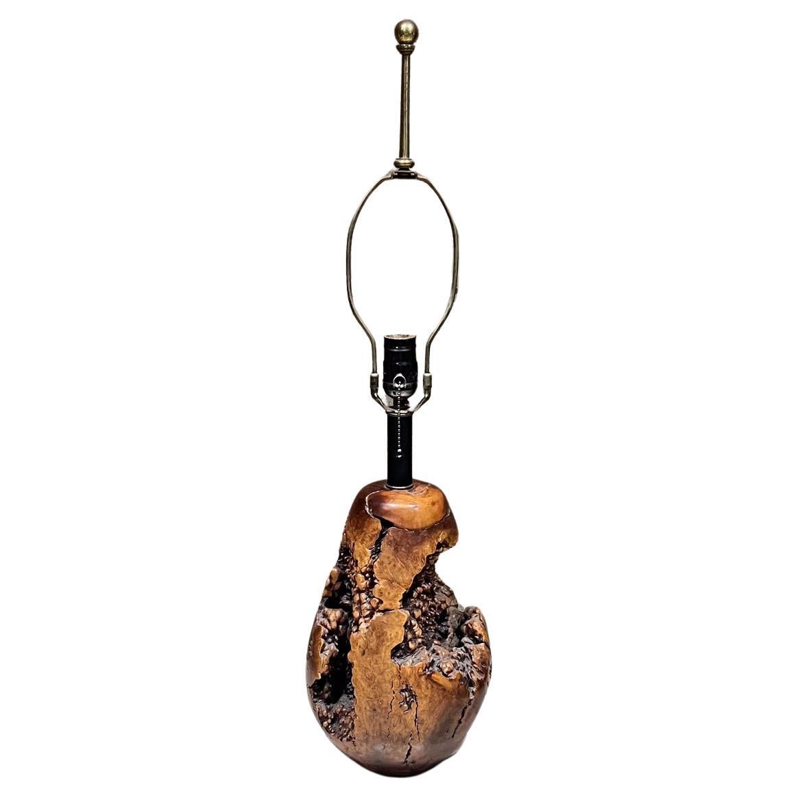 1970er Jahre Natürlicher Nussbaum Wurzelholz Tischlampe Organic Modern