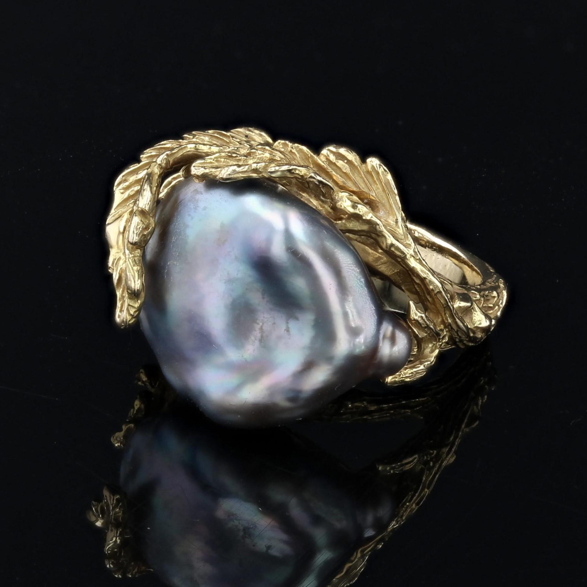 Women's 1970s Naturalist Grey Baroque Pearl 18 Karat Yellow Gold Ring