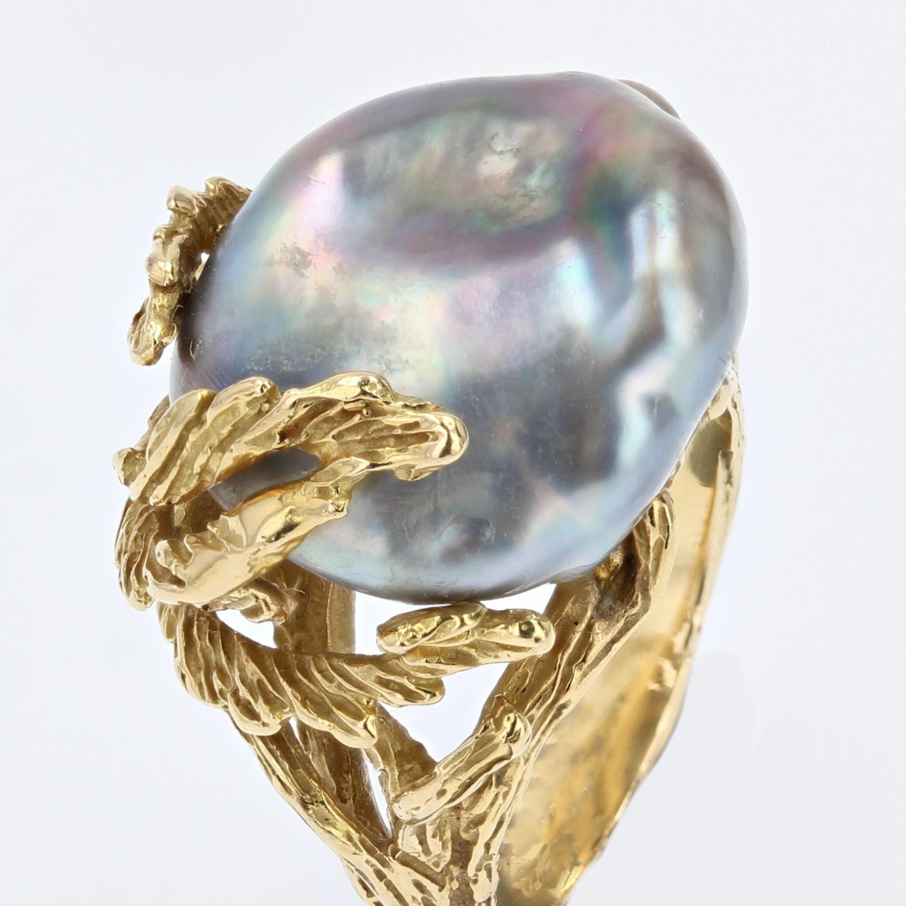 1970s Naturalist Grey Baroque Pearl 18 Karat Yellow Gold Ring 2