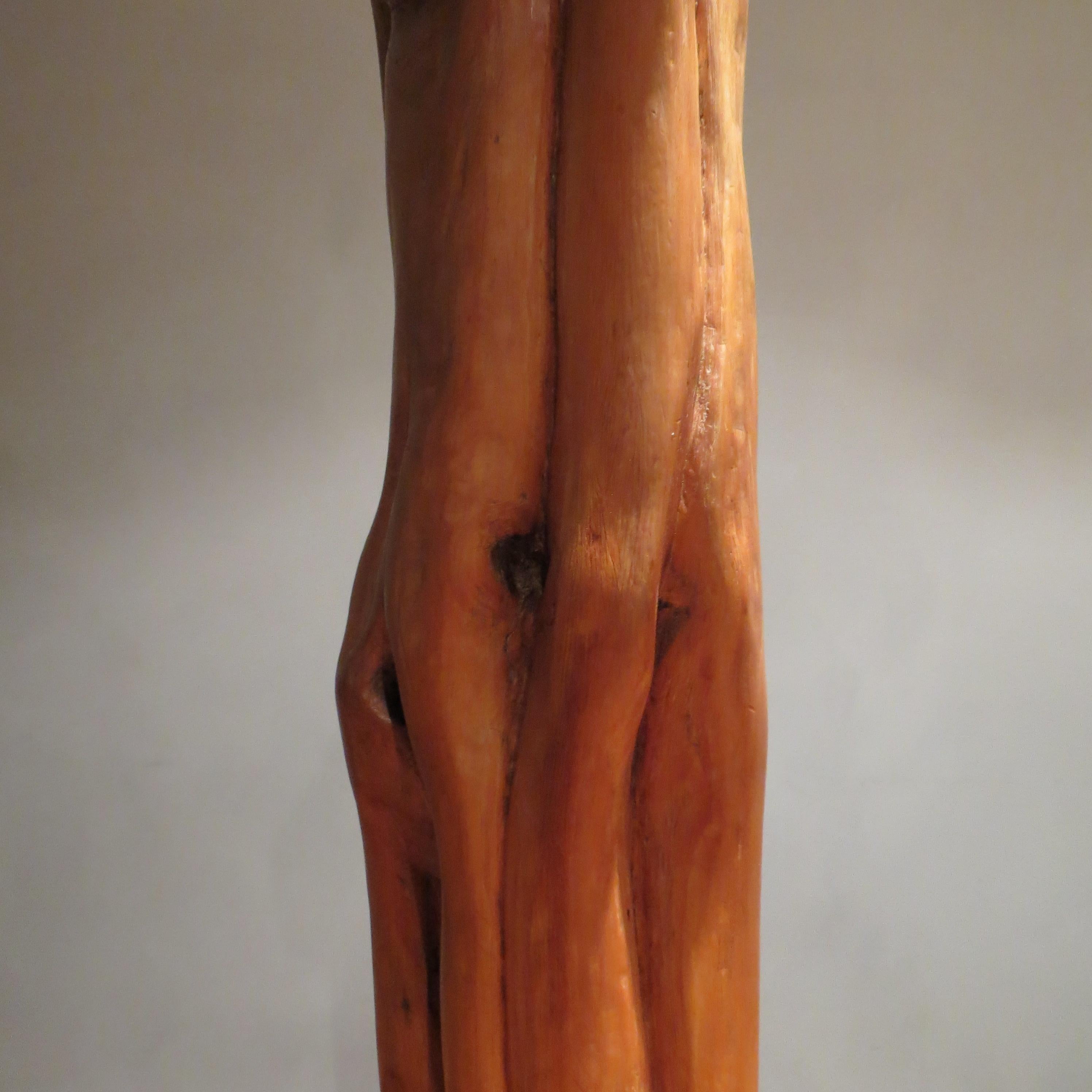 Sculpture naturaliste en bois d'if des années 1970 1