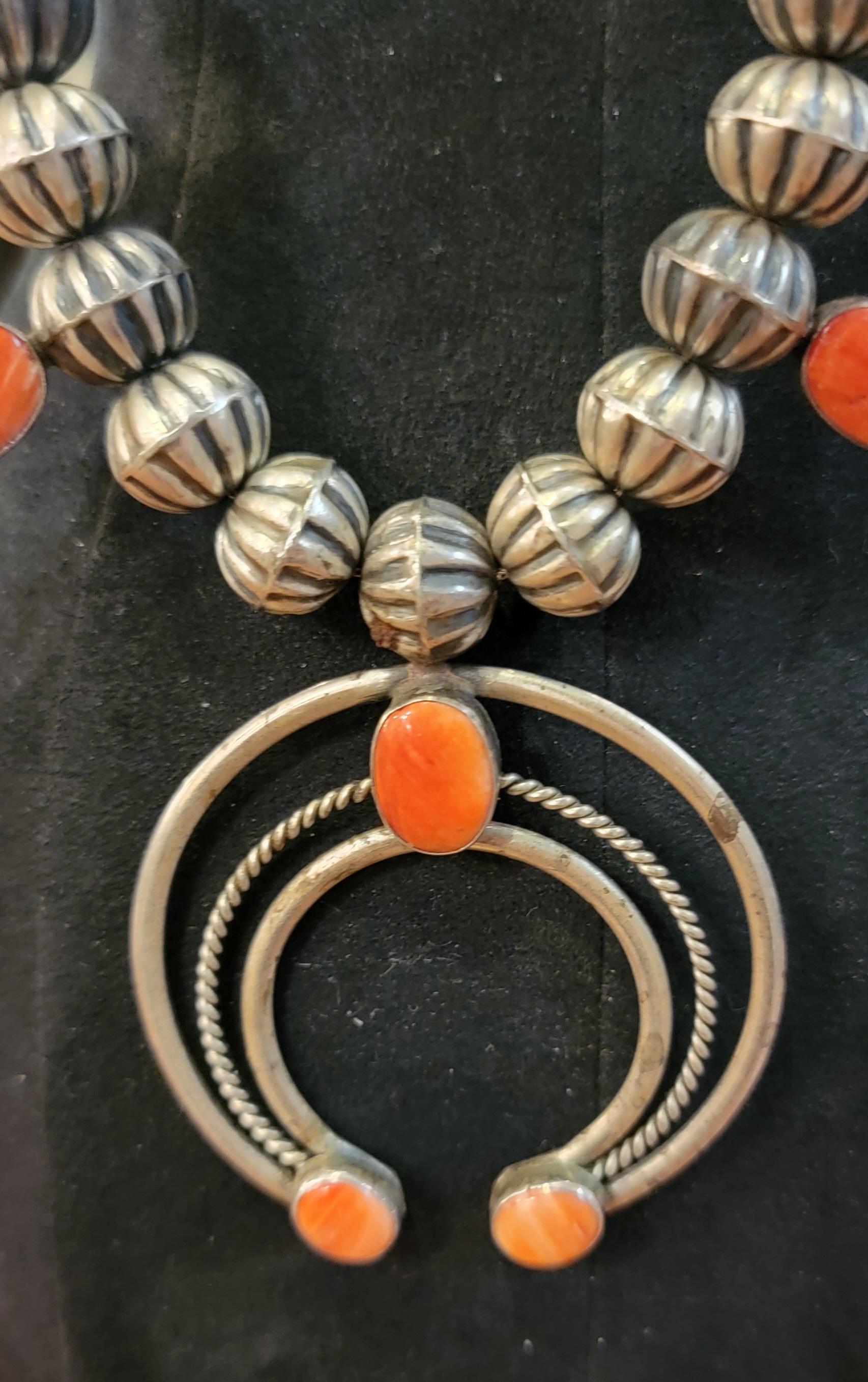 1970s Navajo Shadow box Bisby Turquuoise Mediterranea coral necklace For Sale 3