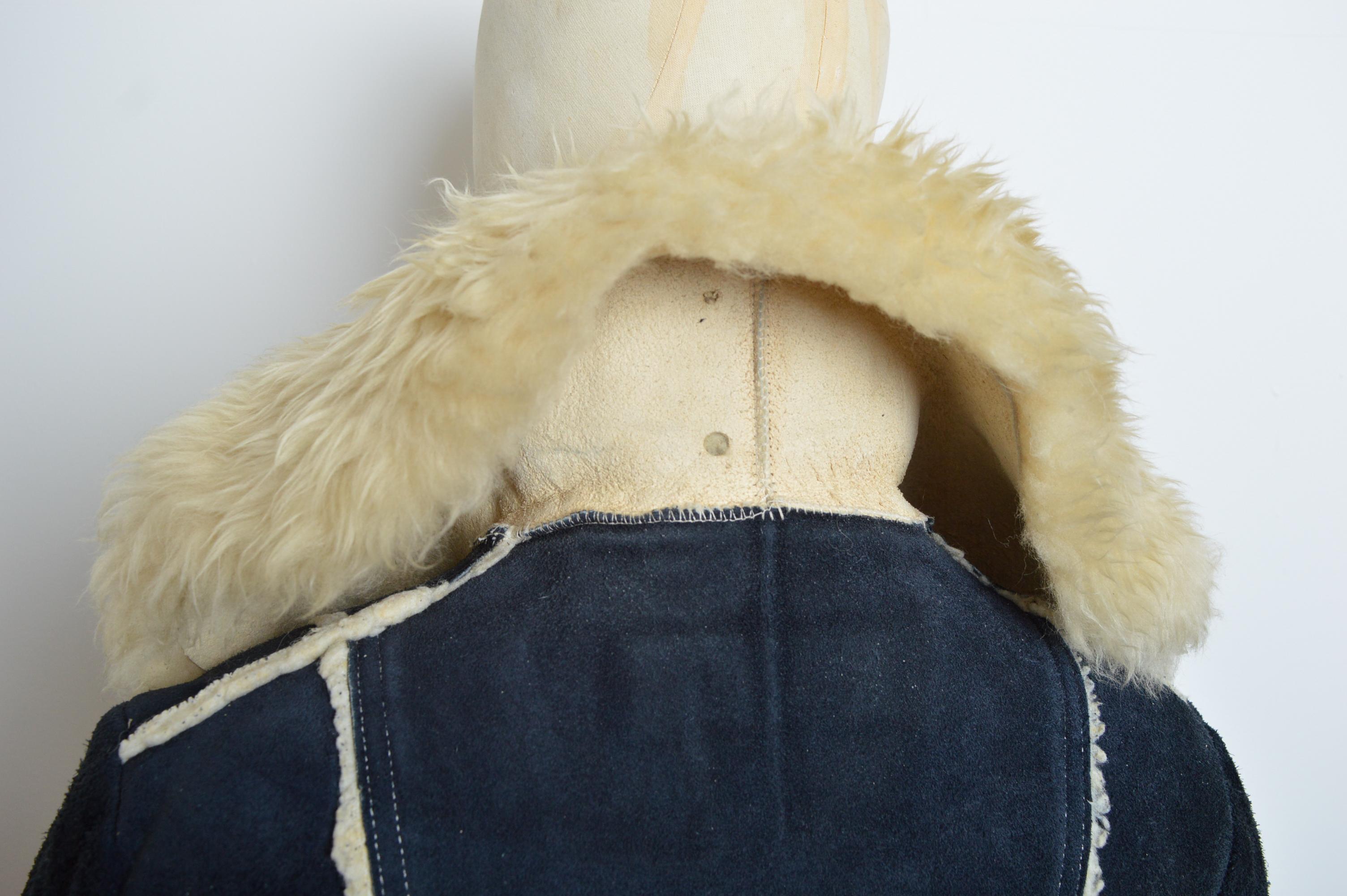1970’s Navy Blue Suede Penny Lane Curly Sheepskin Coat - Shearling Jacket For Sale 7