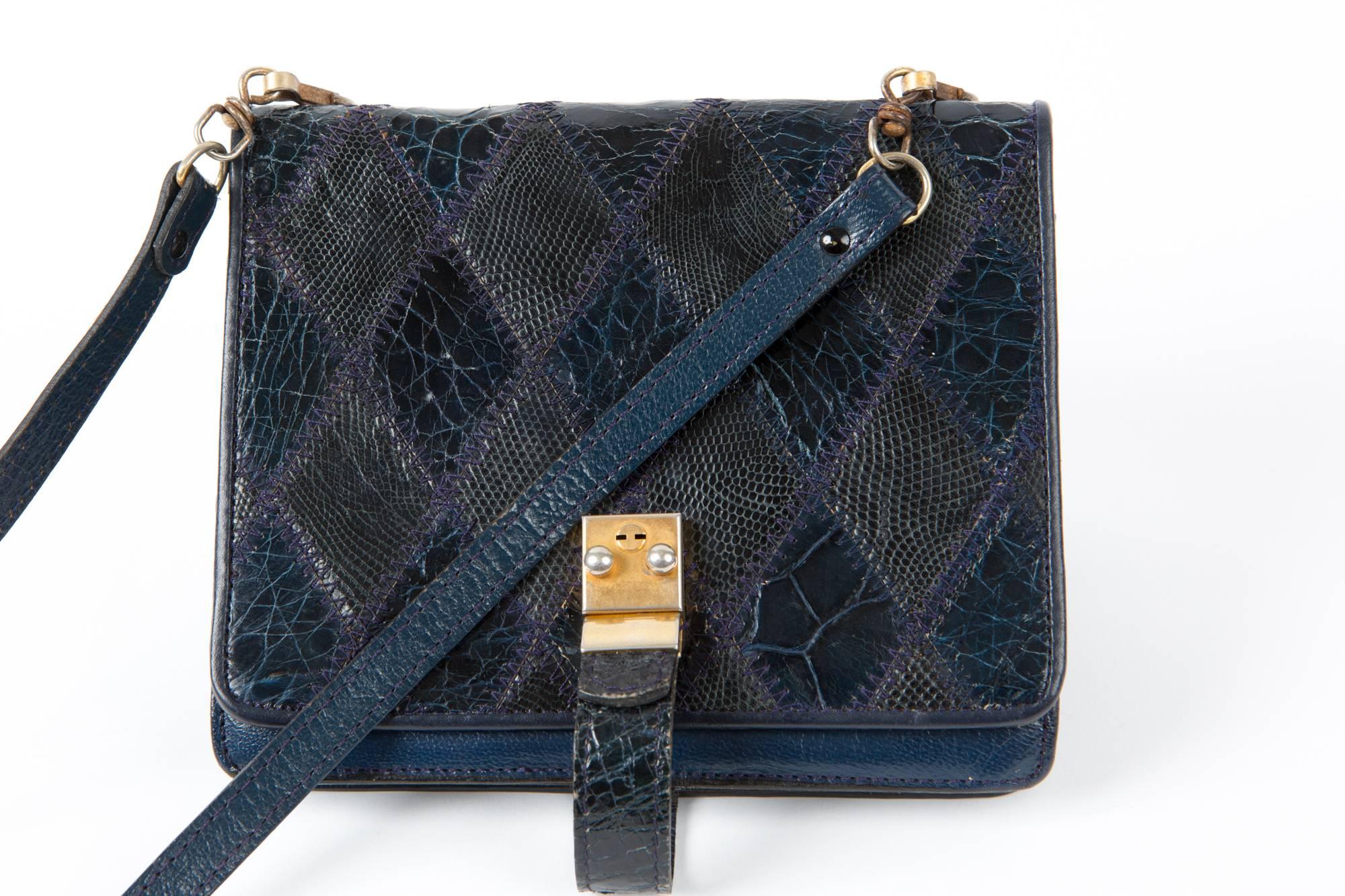 1970s Navy Leather Patches Clutch In Excellent Condition In Paris, FR
