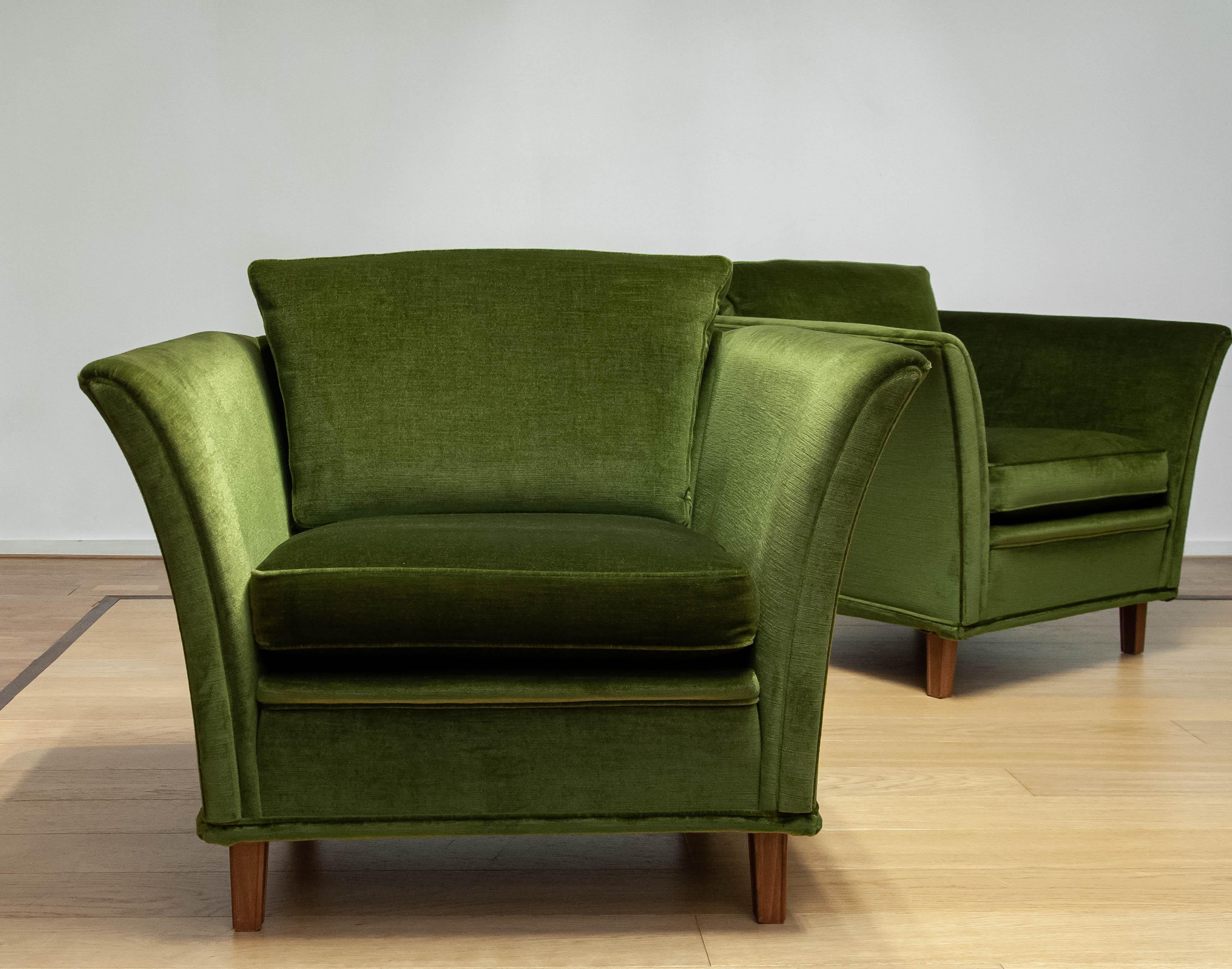 1970s Neoclassical Swedish Club Chairs Upholstered With Green Velvet Fabric For Sale 6