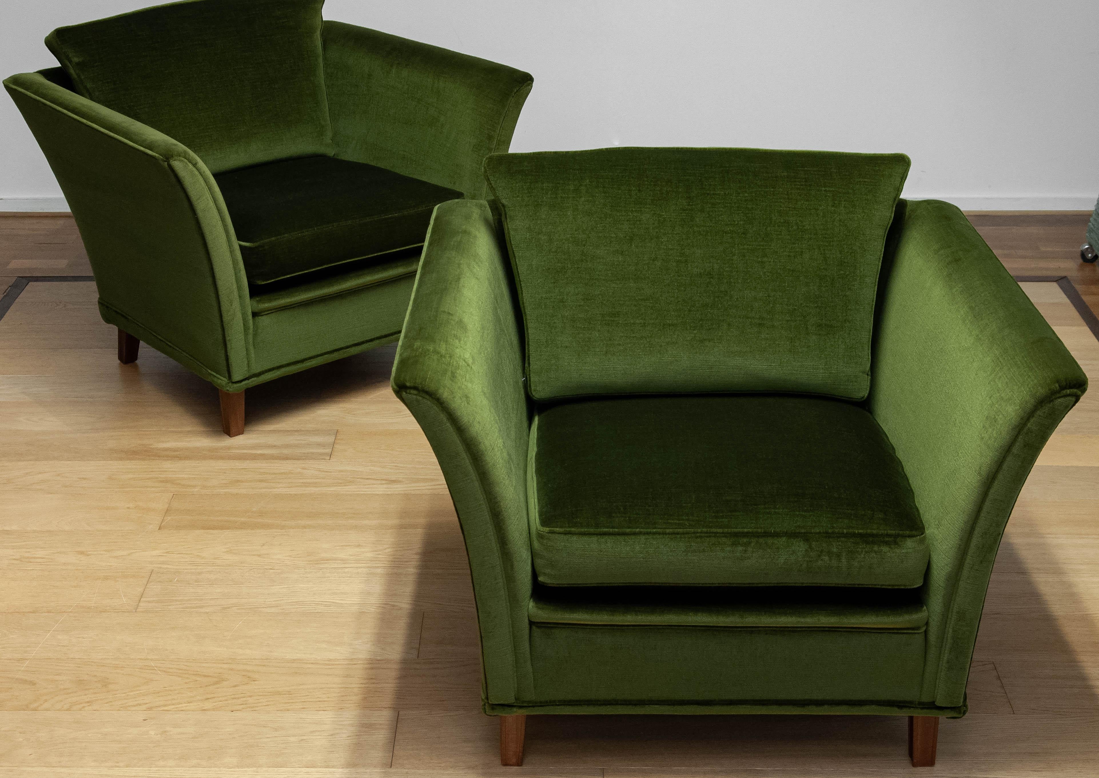 1970s Neoclassical Swedish Club Chairs Upholstered With Green Velvet Fabric For Sale 7