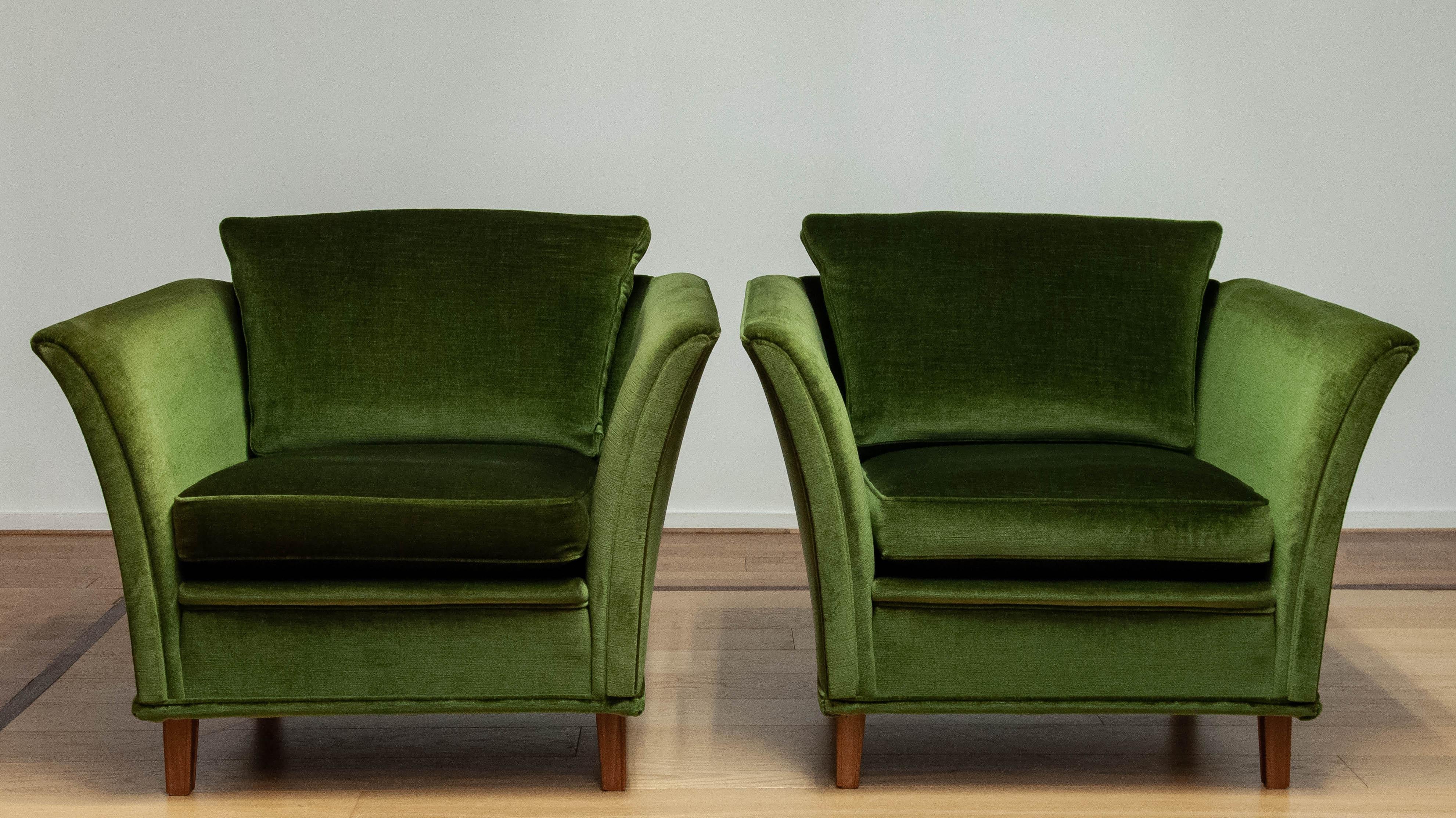 1970s Neoclassical Swedish Club Chairs Upholstered With Green Velvet Fabric For Sale 4