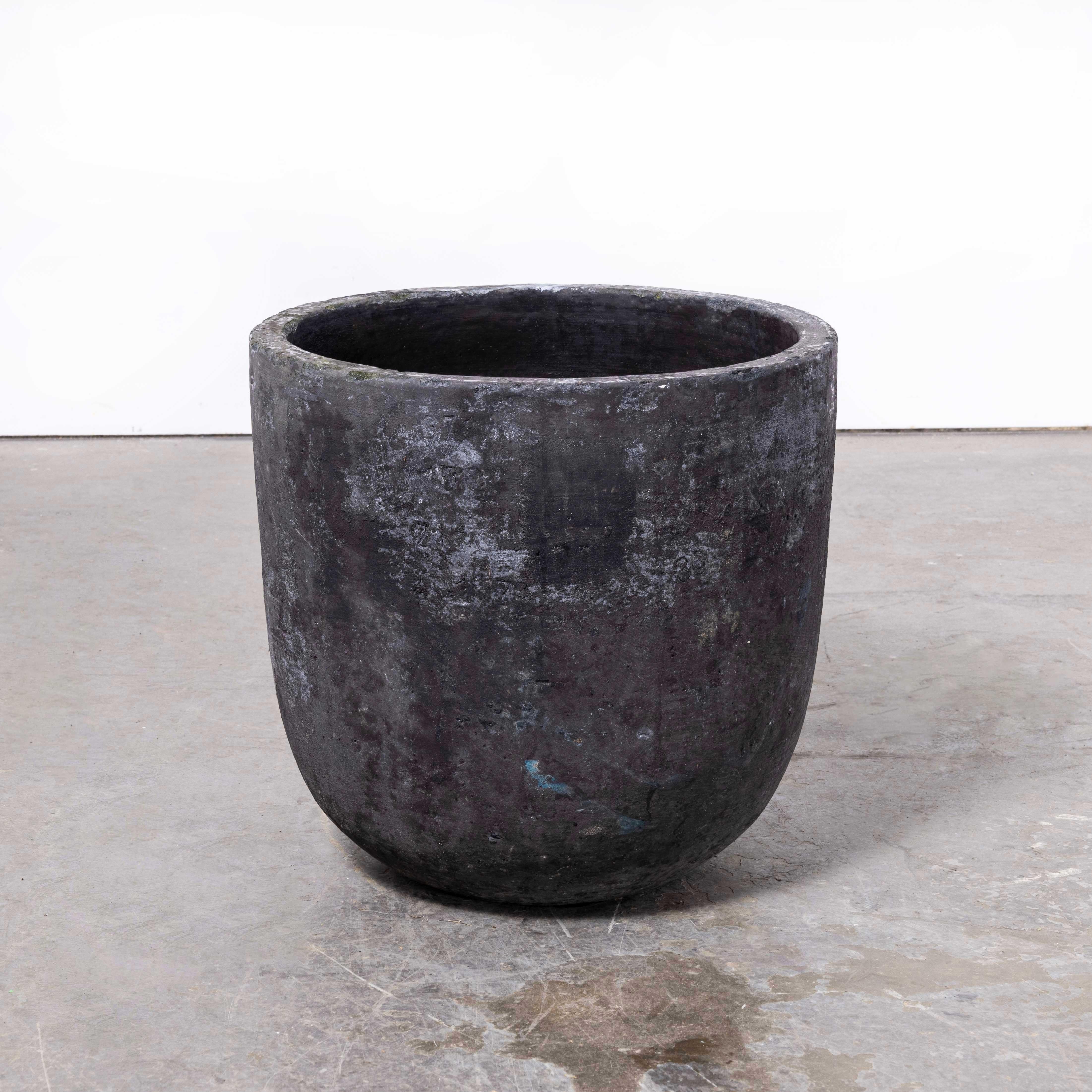 1970's New Old Stock Foundry Crucible Pot (1525.1) In Good Condition In Hook, Hampshire