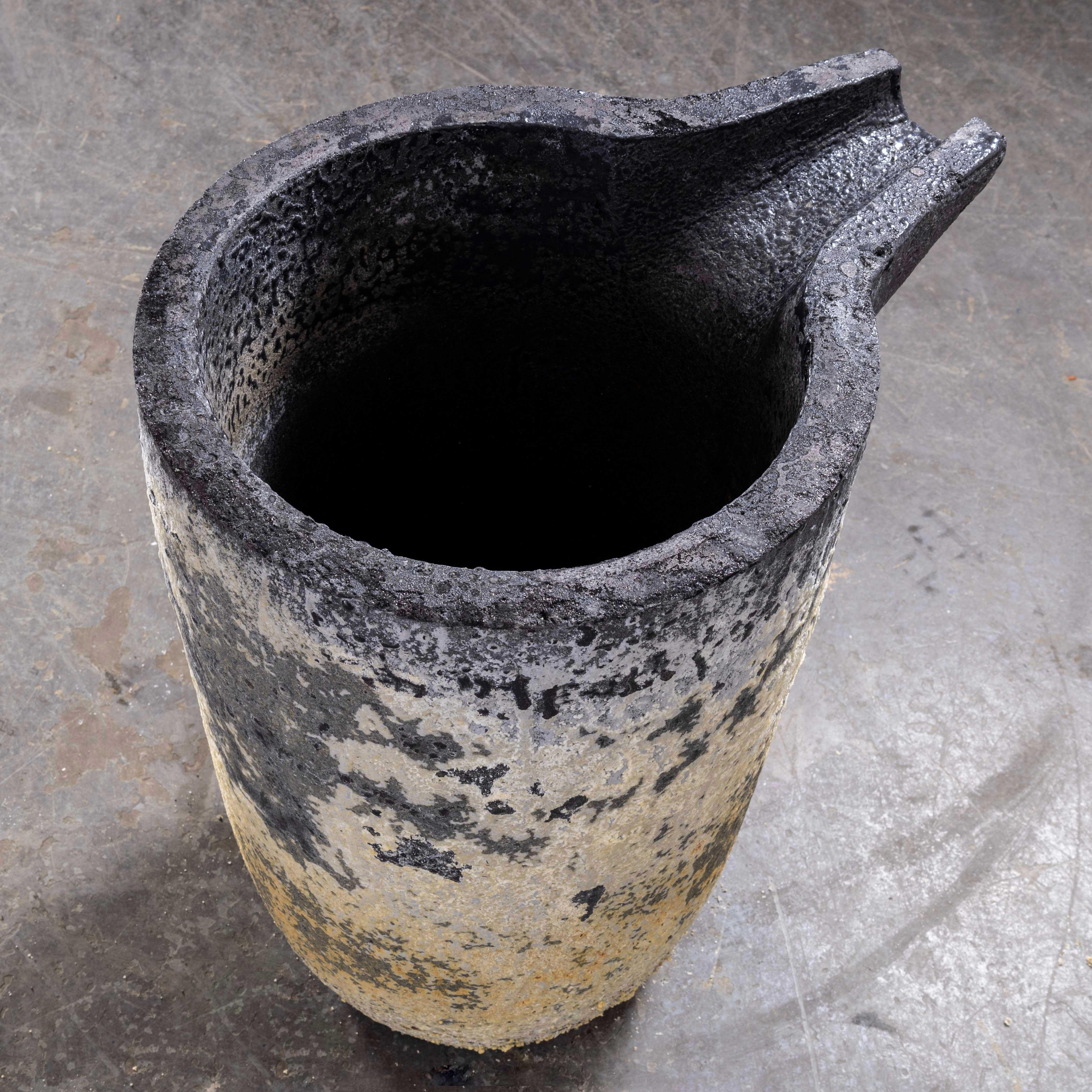 Lava 1970's New Old Stock Foundry Crucible Pourer (1525.9) For Sale