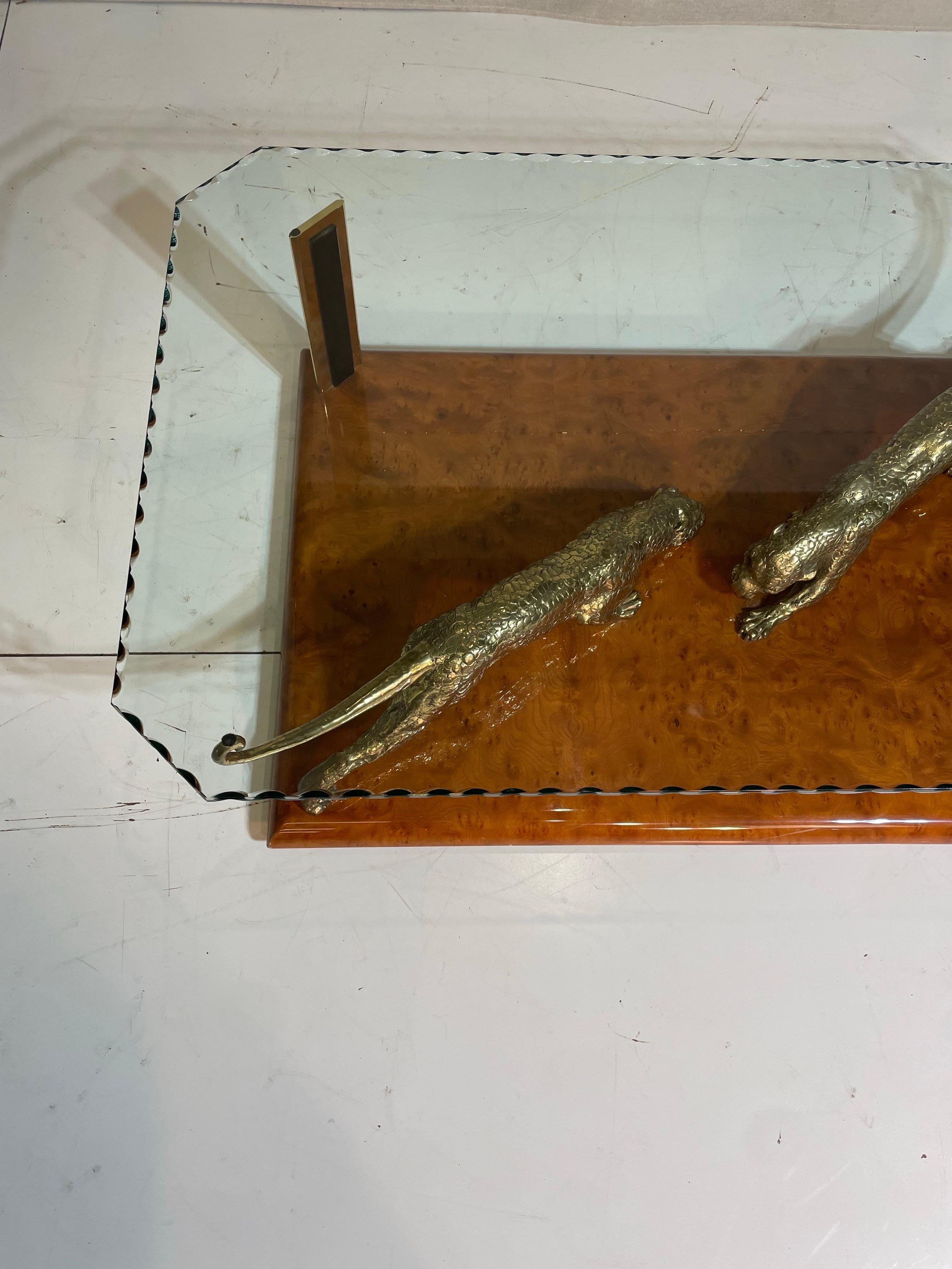 Autre Table basse italienne Nicola Voci des années 1970 avec paire d' Jaguars en bronze en vente