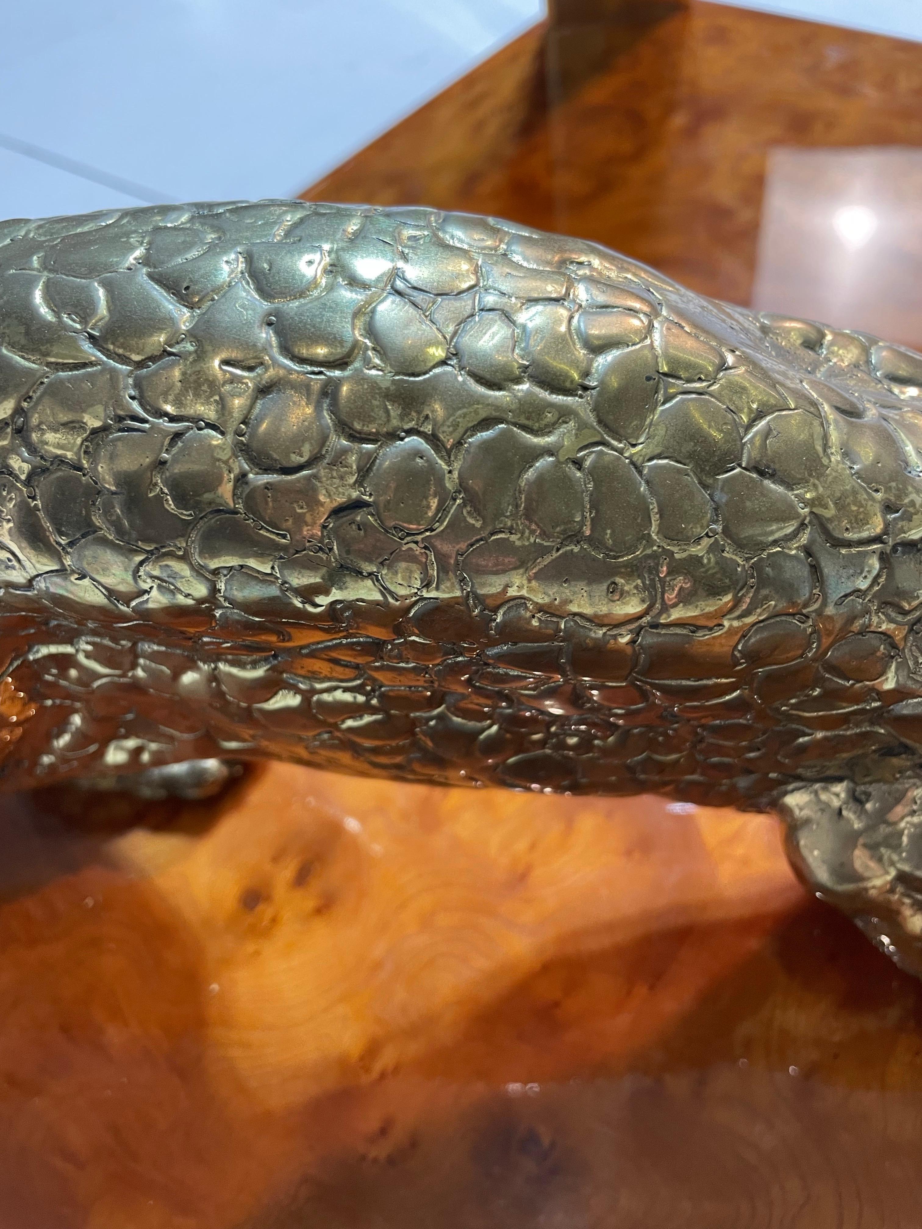 Table basse italienne Nicola Voci des années 1970 avec paire d' Jaguars en bronze en vente 3