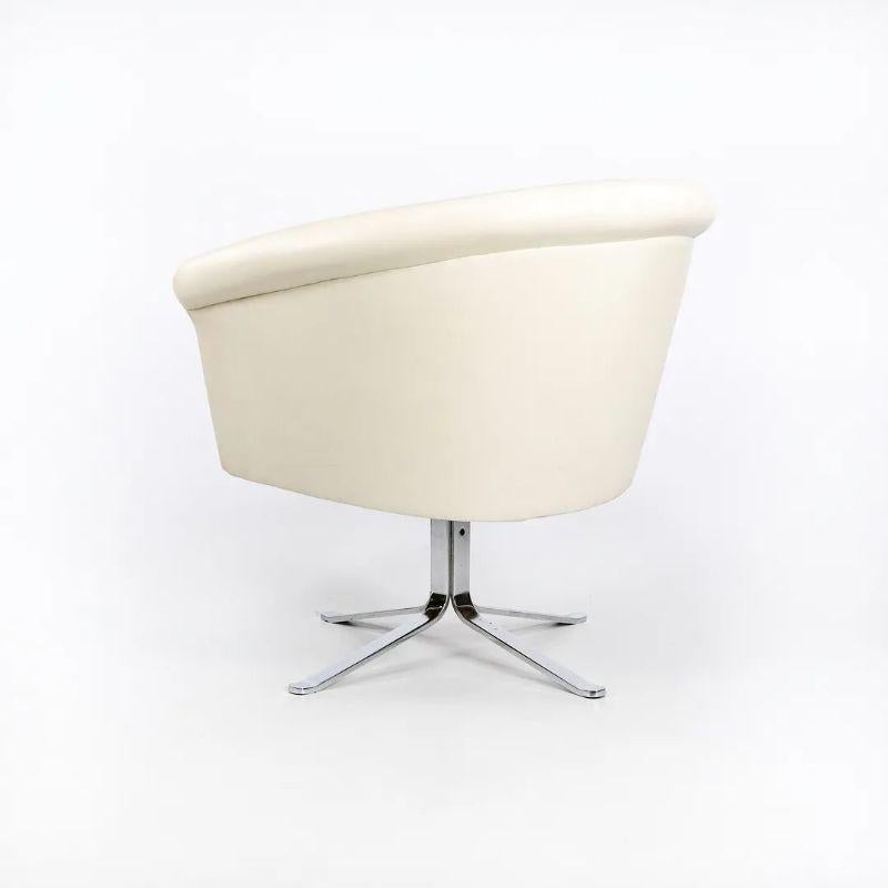 Nicos Zographos Bucket Swivel Sessel aus weißem Leder, poliertem Edelstahl, 1970er Jahre (Moderne) im Angebot
