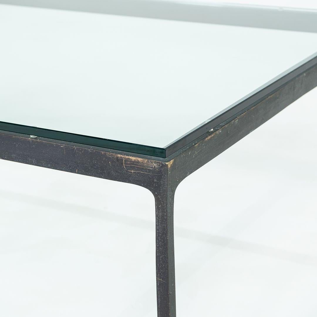 1970er Nicos Zographos Massiver Couchtisch aus patinierter Bronze mit Glasplatte 32x60 im Angebot 1