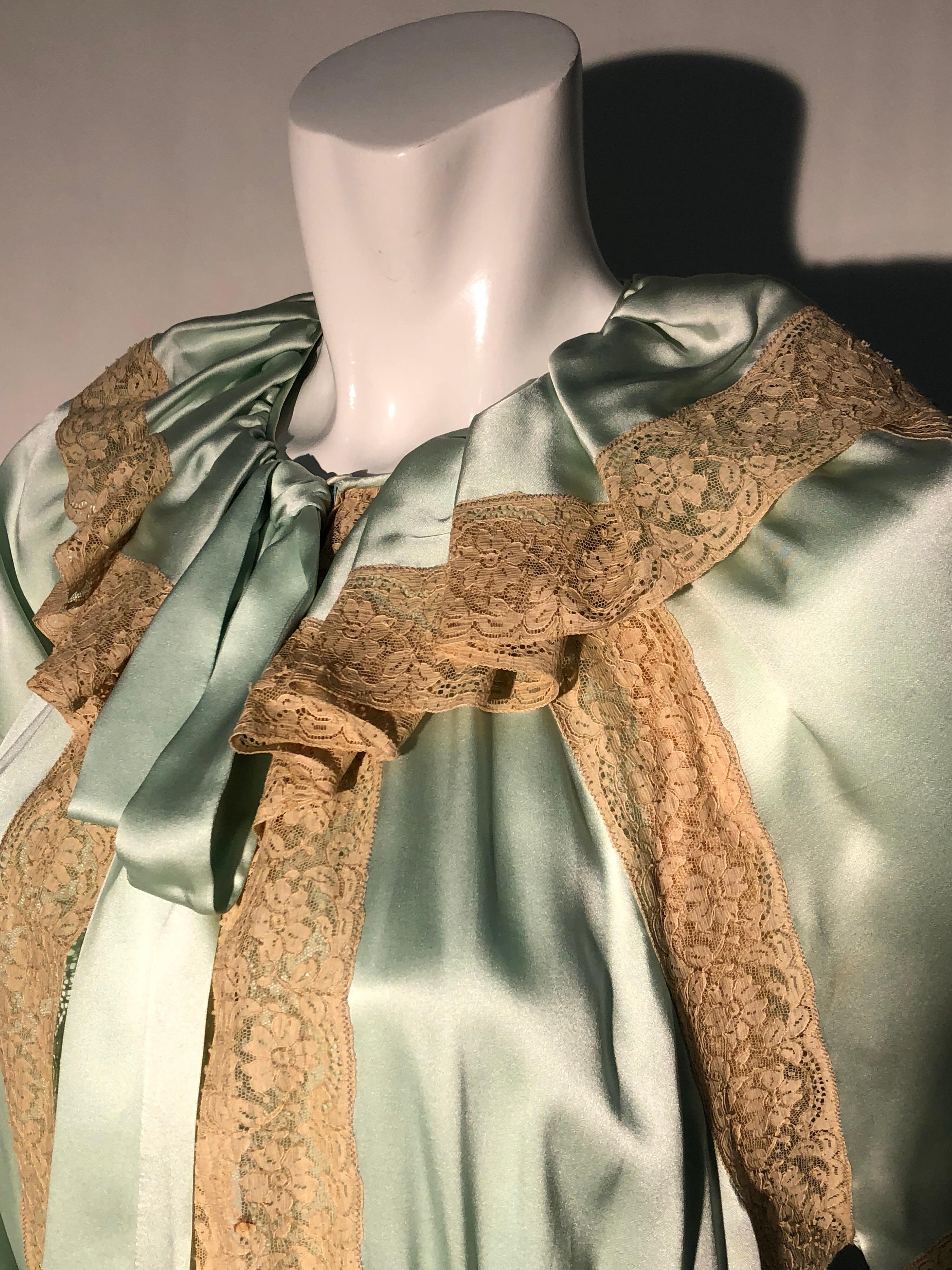 Women's 1970s Nina Ricci Mint Green Silk Charmeuse & Ecru Lace 2 Piece Peignoir Set