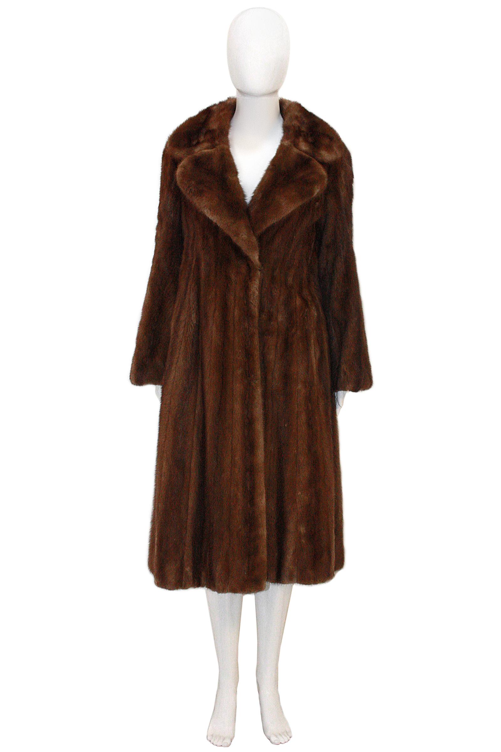NORMAN NORELL pour MICHAEL FORREST du somptueux manteau en vison naturel de New York Excellent état - En vente à Los Angeles, CA
