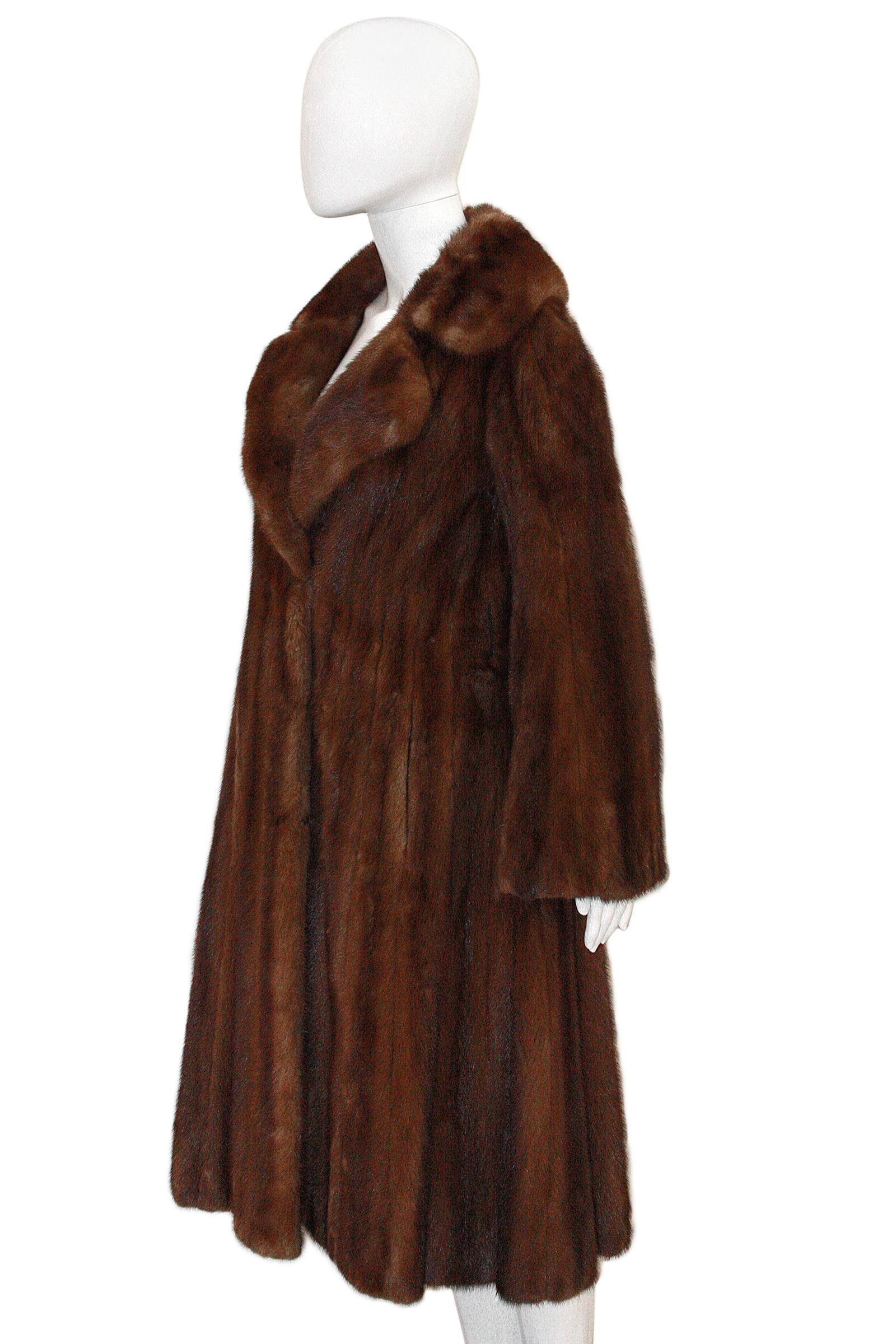 NORMAN NORELL pour MICHAEL FORREST du somptueux manteau en vison naturel de New York Pour femmes en vente