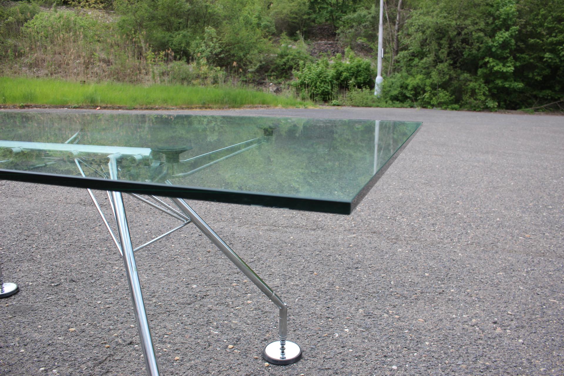 Table en verre Norman Foster des années 1970, modèle Nomos pour Tecno, Italie en vente 1