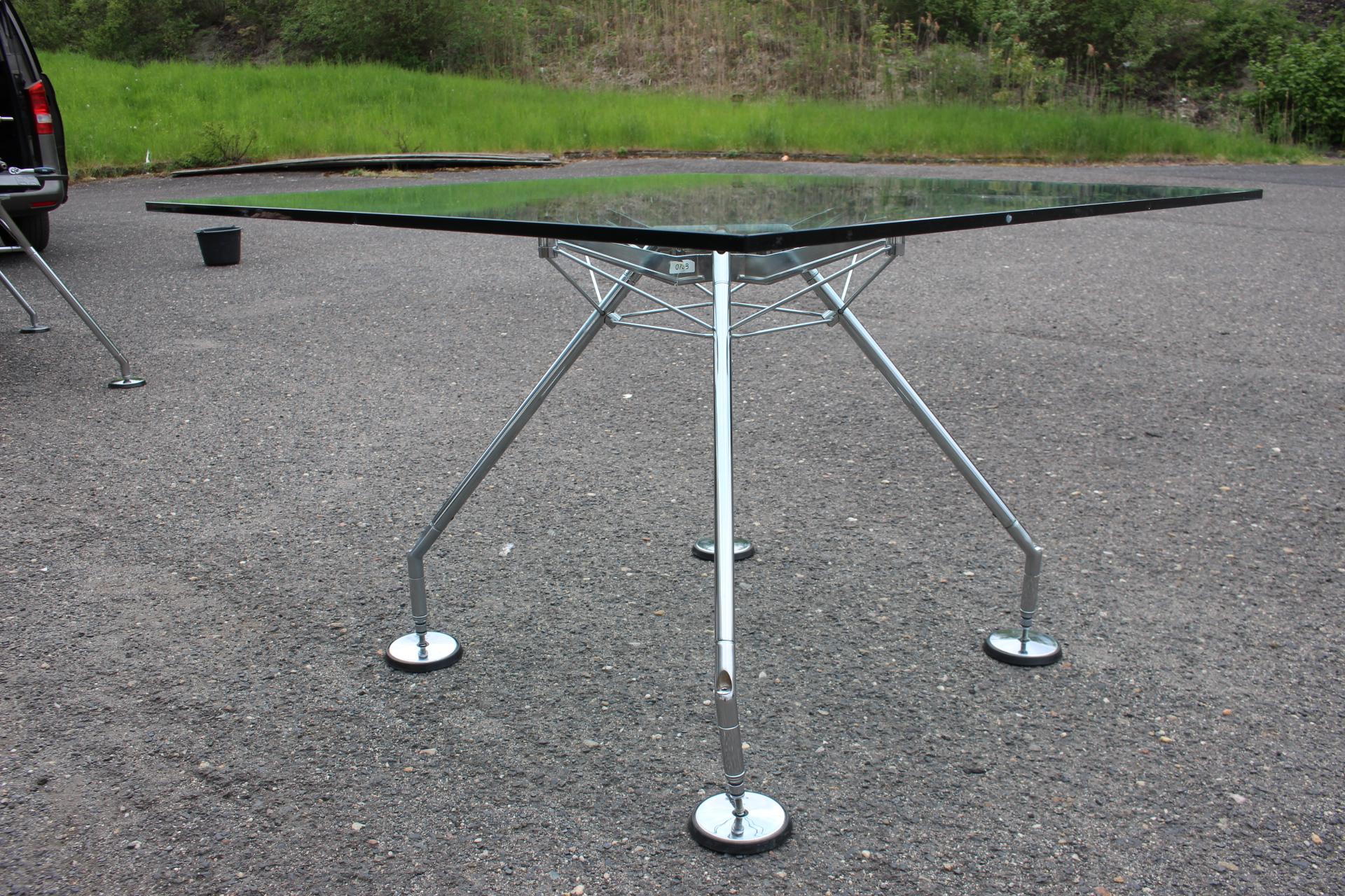 Late 20th Century 1970s Norman Foster Large Glass Table Model Nomos for Tecno, Italy For Sale