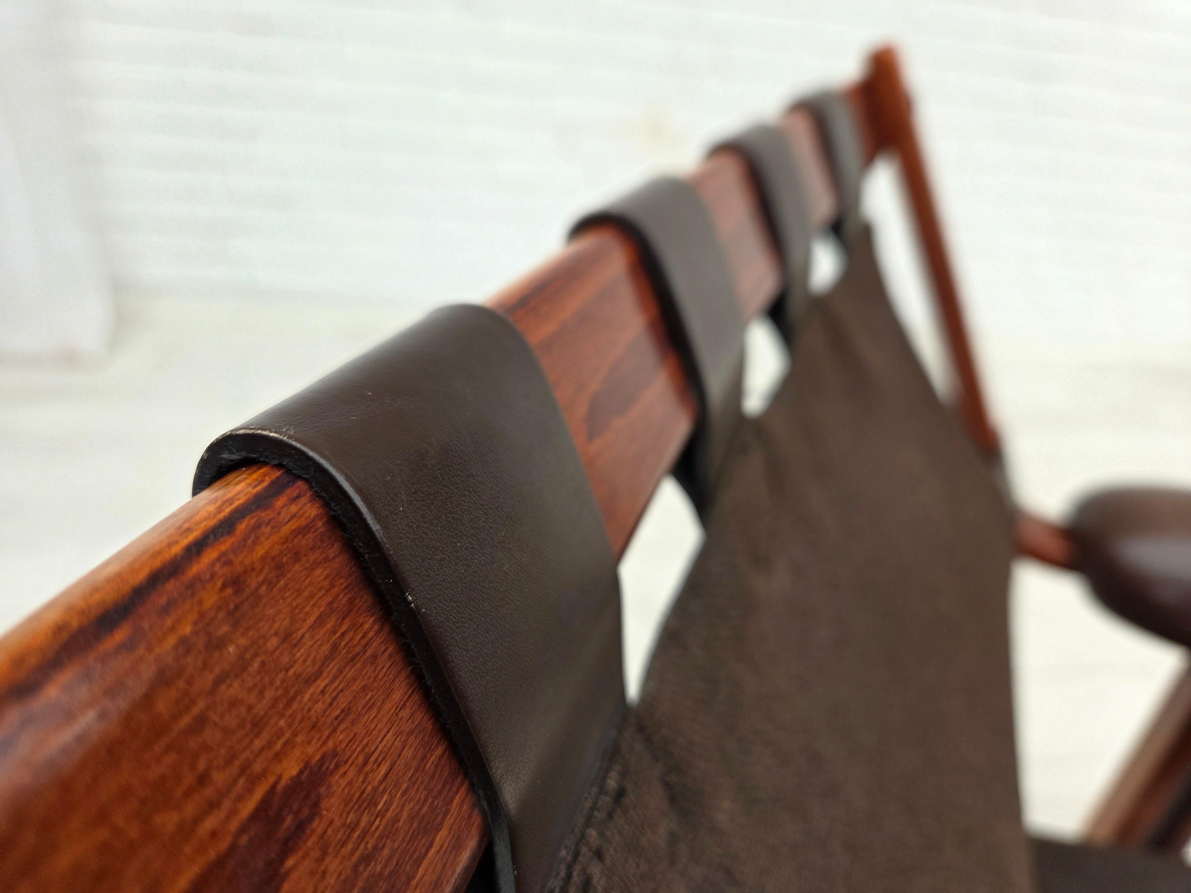Años 70, sillón noruego de Jon Hjortdal, muebles de cuero, madera curvada, lona. en venta 4