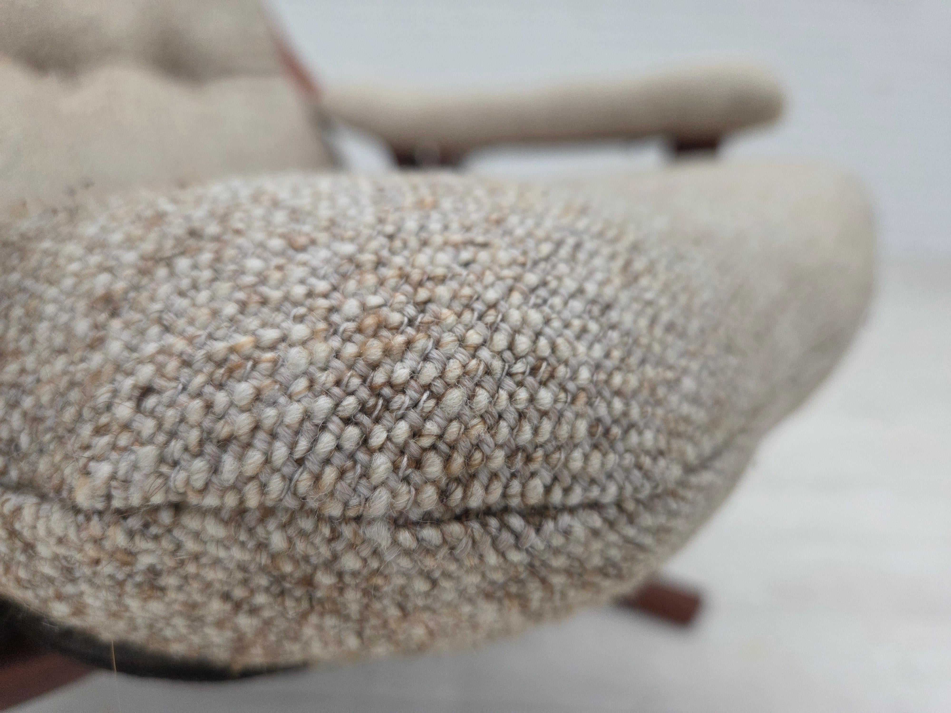 1970er Jahre, Sessel mit norwegischem Design, Wollmischgewebe, gebogenes Holz. im Angebot 4