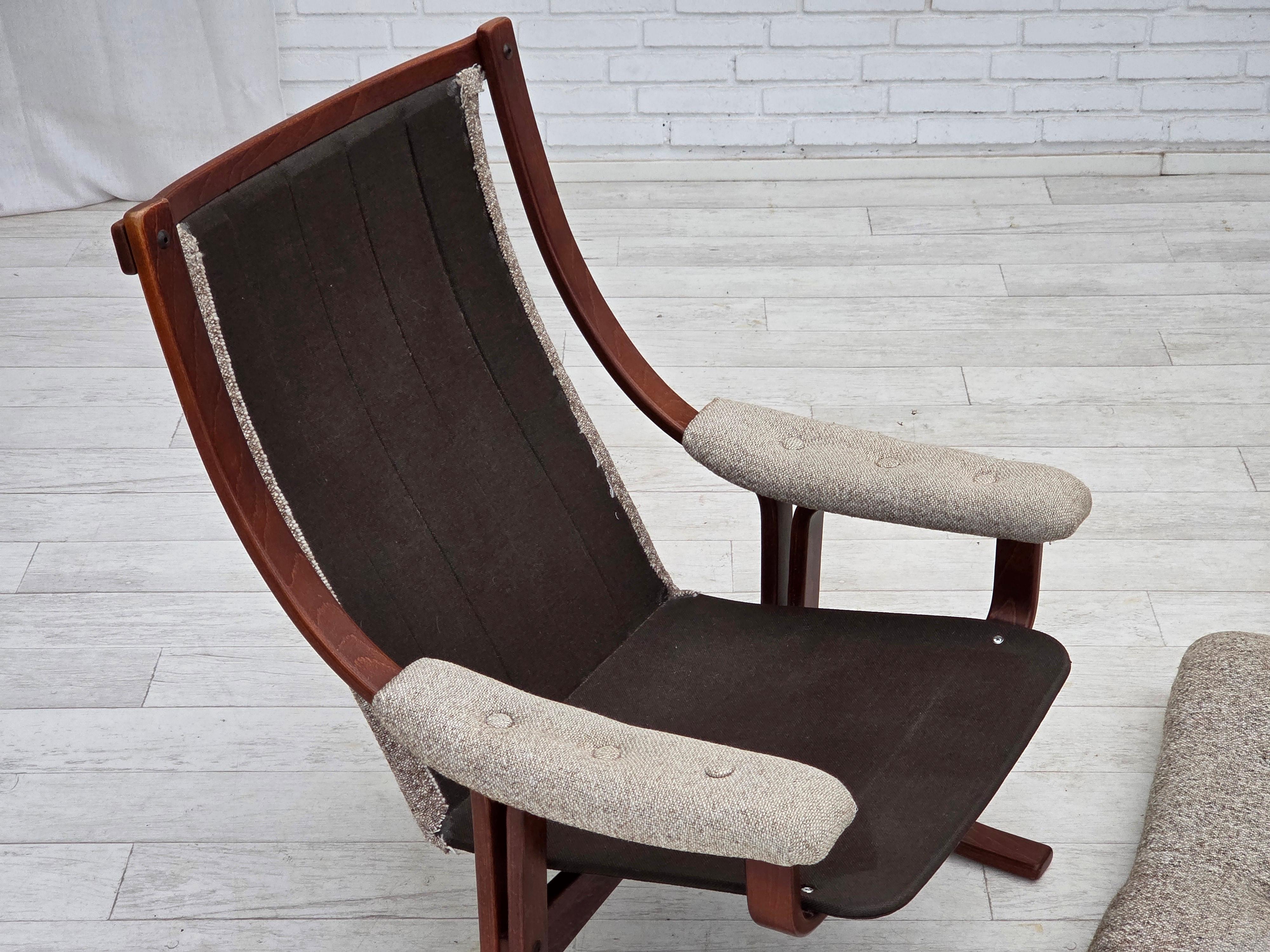 1970er Jahre, Sessel mit norwegischem Design, Wollmischgewebe, gebogenes Holz. im Angebot 5