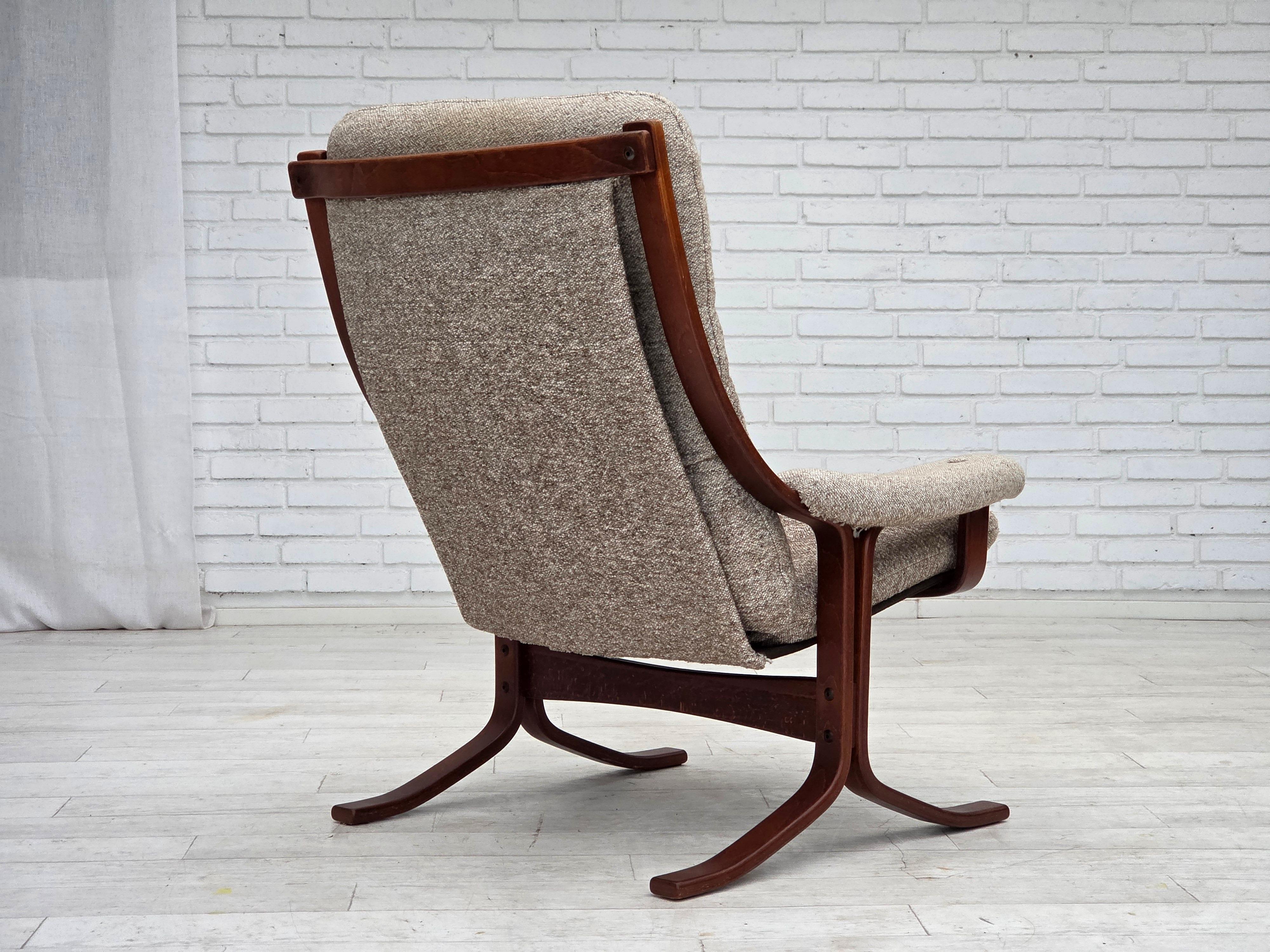 1970er Jahre, Sessel mit norwegischem Design, Wollmischgewebe, gebogenes Holz. im Zustand „Gut“ im Angebot in Tarm, 82
