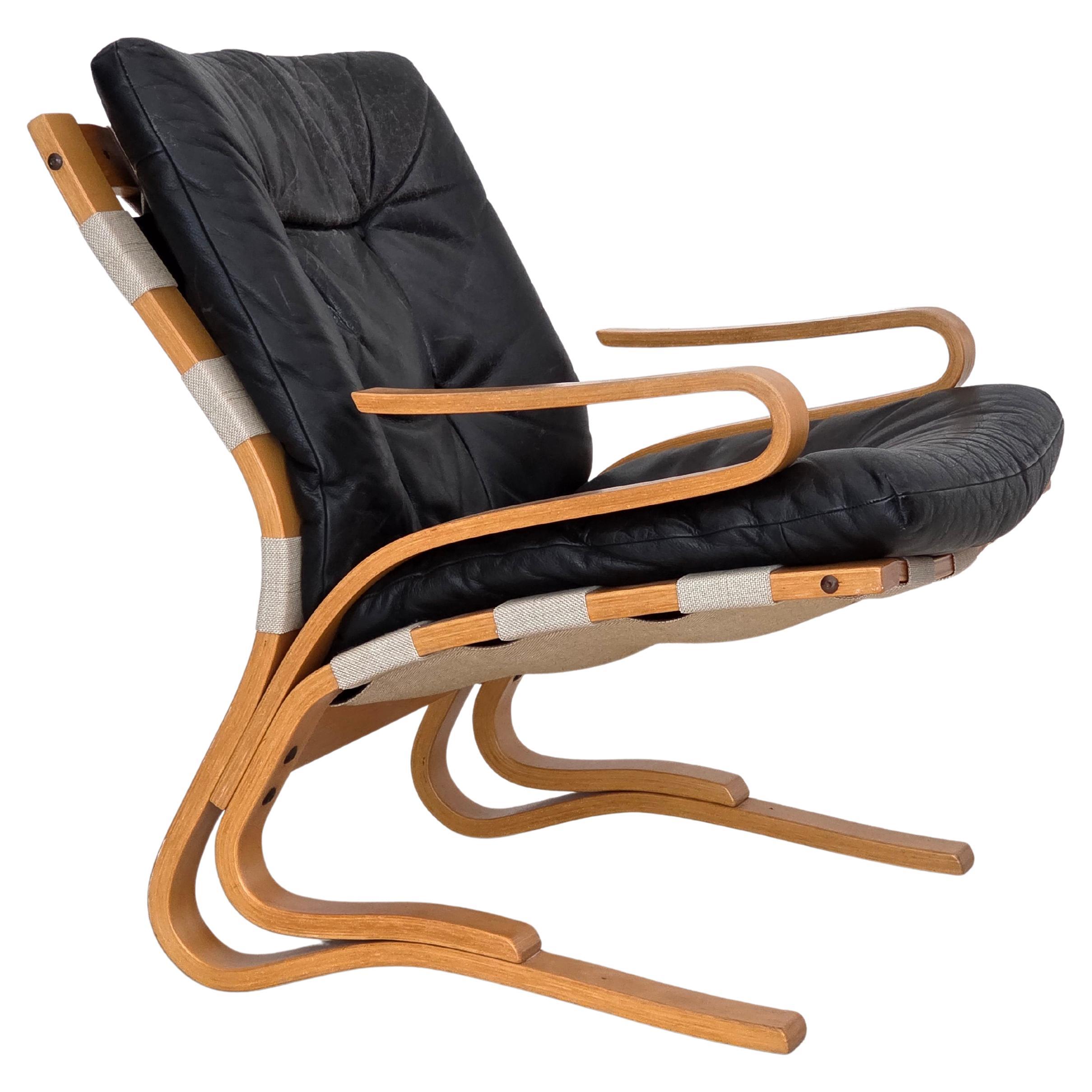 1970s, Norwegian design, armchair model "Kengu", leather, bent wood. im Angebot