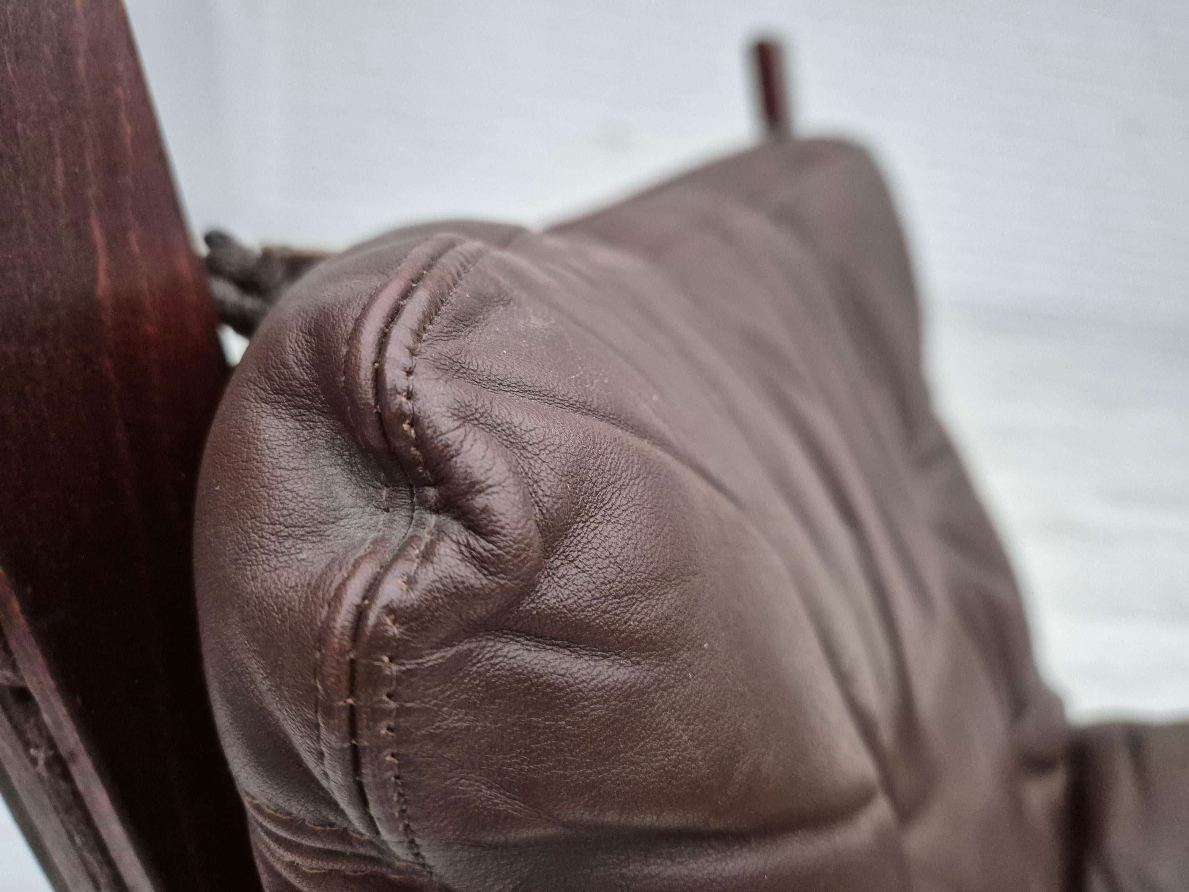 1970, design norvégien d'Ingmar Relling, chaise avec pouf modèle « Siesta ». en vente 7