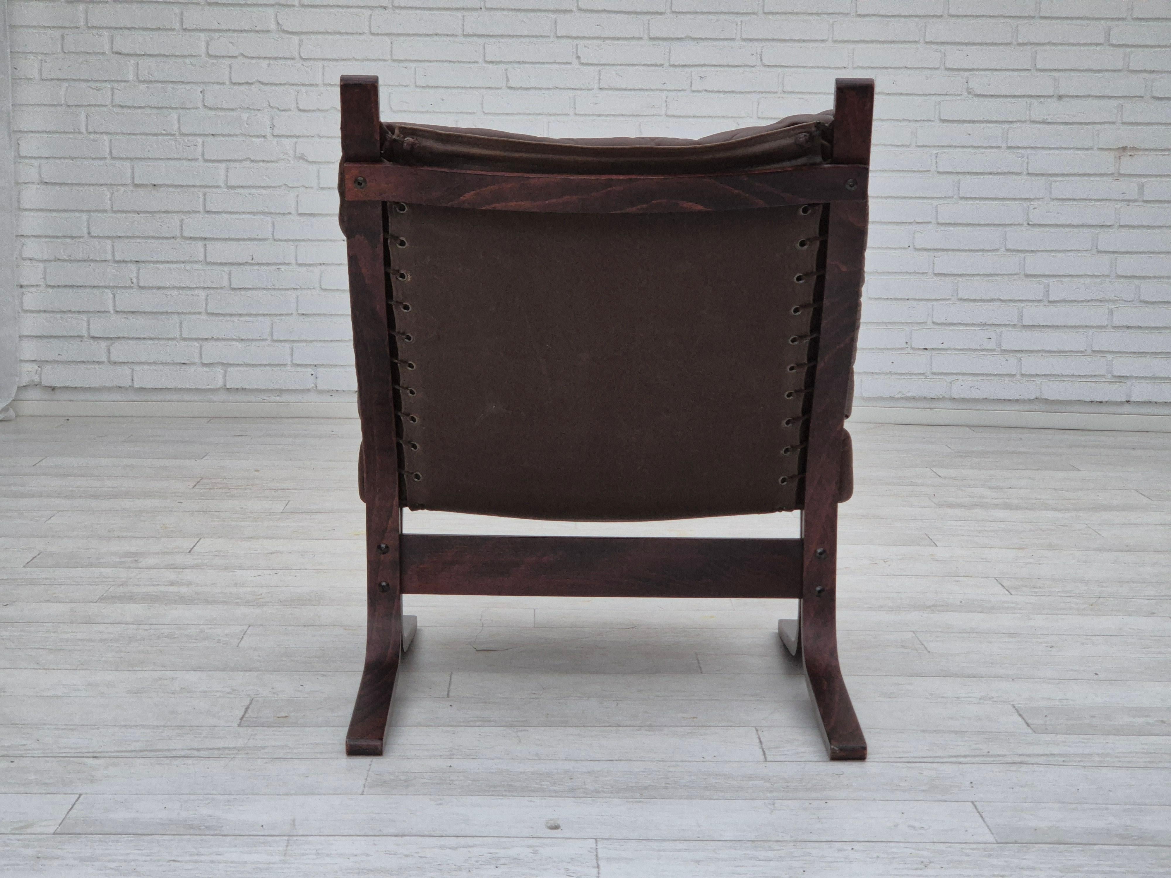 Fin du 20e siècle 1970, design norvégien d'Ingmar Relling, chaise avec pouf modèle « Siesta ». en vente