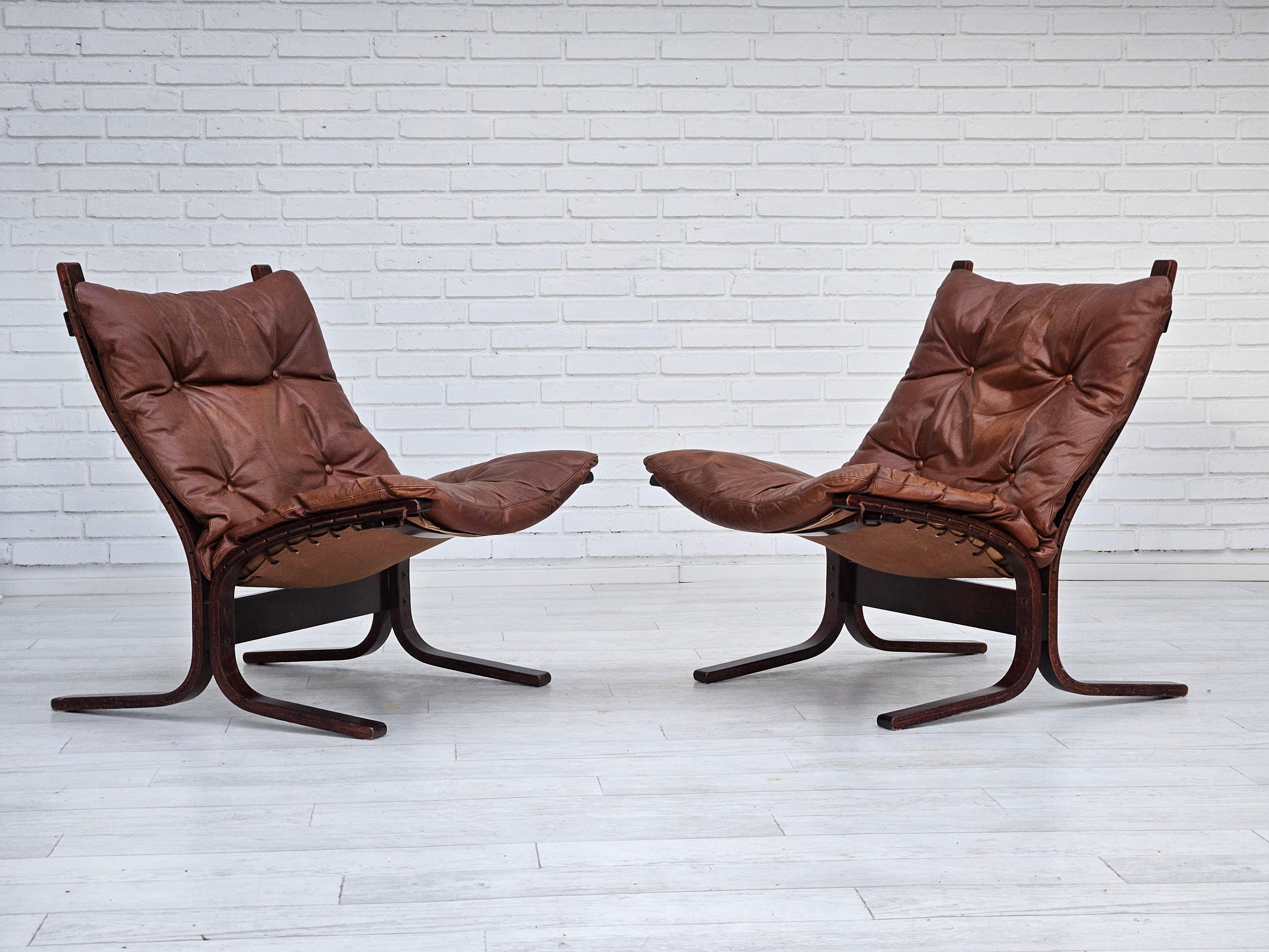 1960-70s, Norwegian design by Ingmar Relling for Westnofa Furniture. Pair of two lounge chairs model 