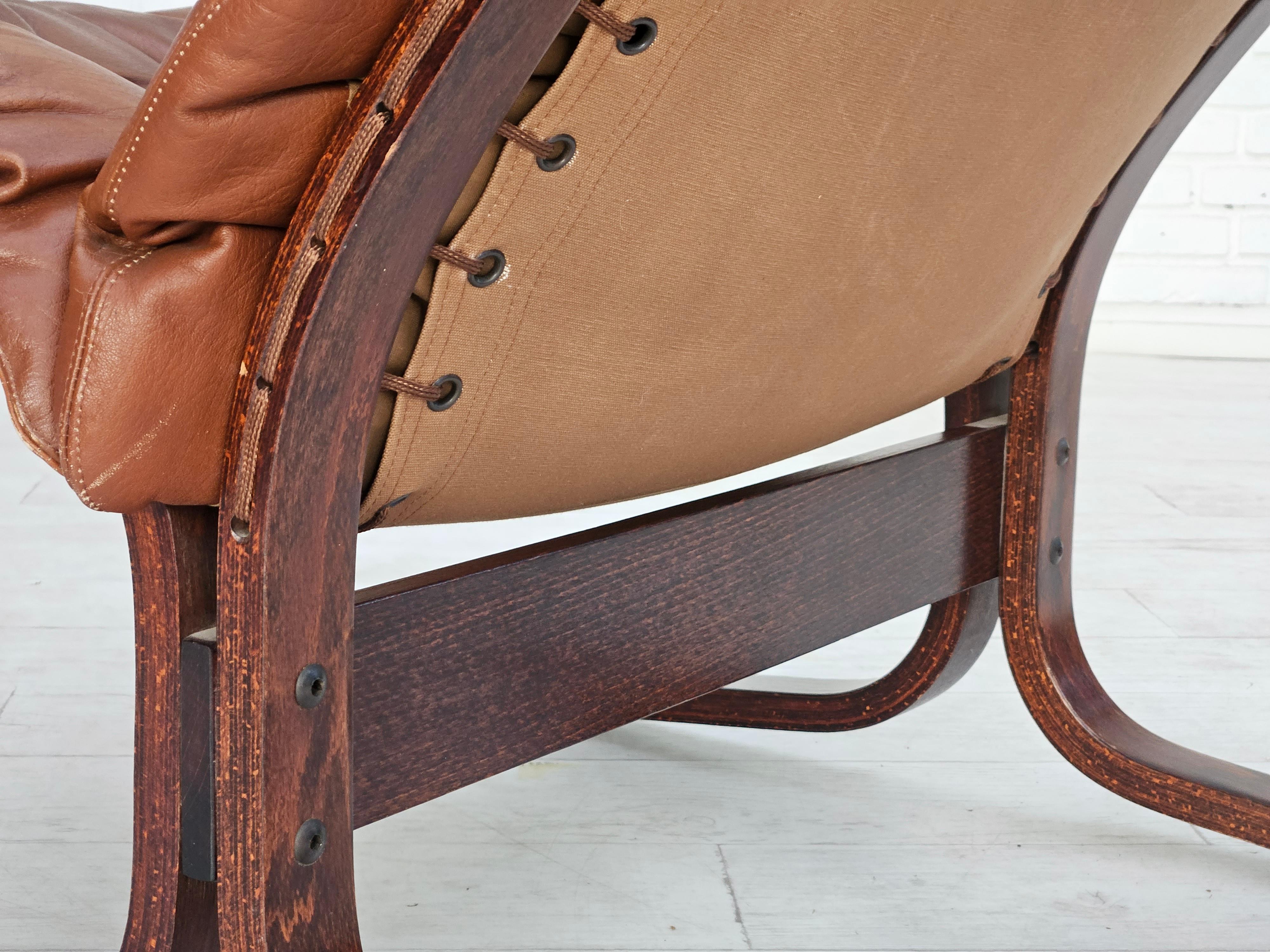 Années 1970, design norvégien d'Ingmar Relling, modèle Siesta, paire de deux chaises, o 13
