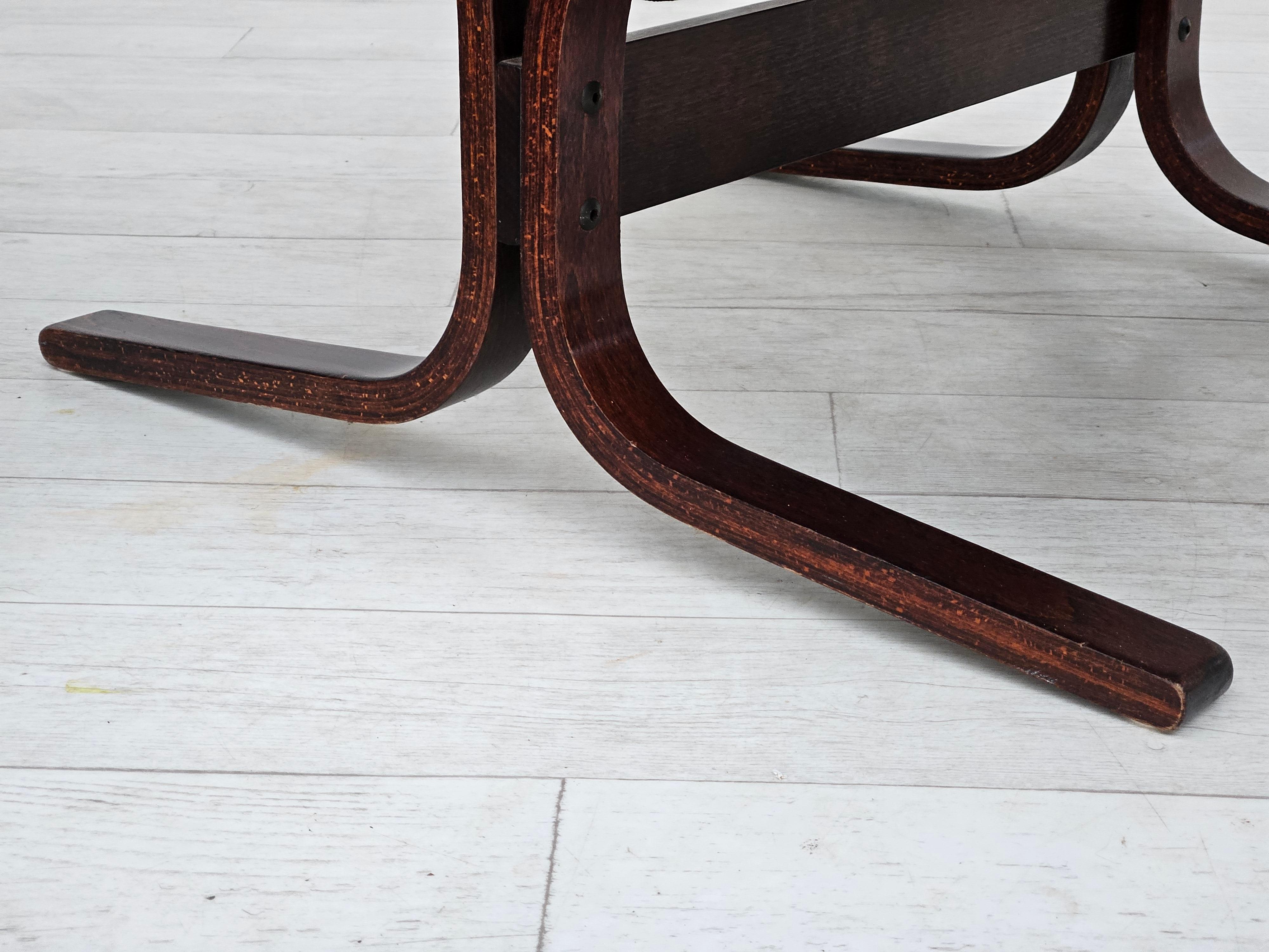 Milieu du XXe siècle Années 1970, design norvégien d'Ingmar Relling, modèle Siesta, paire de deux chaises, o