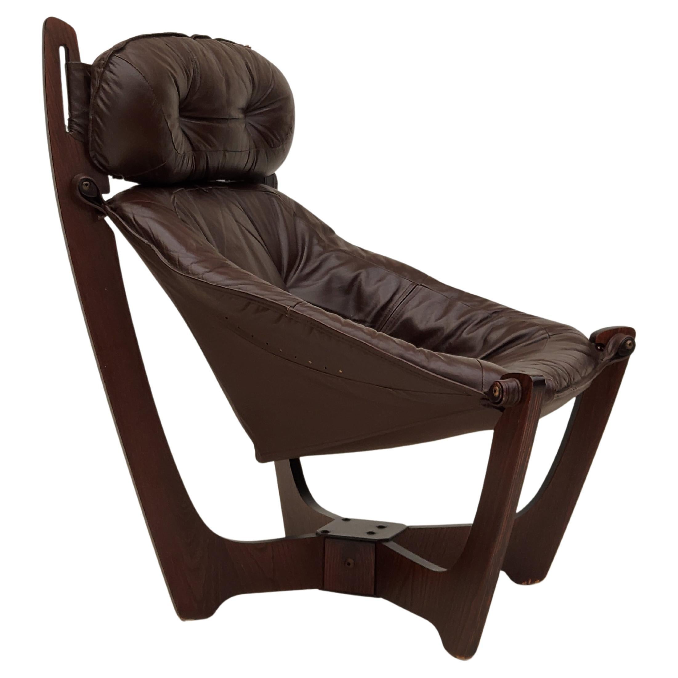 Années 1970, design norvégien d'Odd Knutsen pour Hjellegjerde Møbler, modèle "Luna".